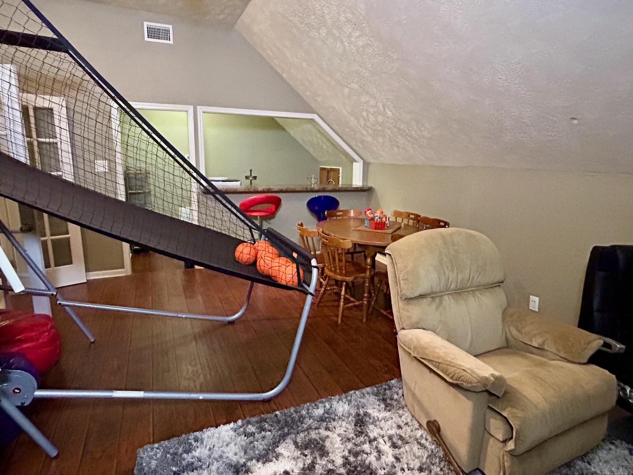 Simmons Place - Residential