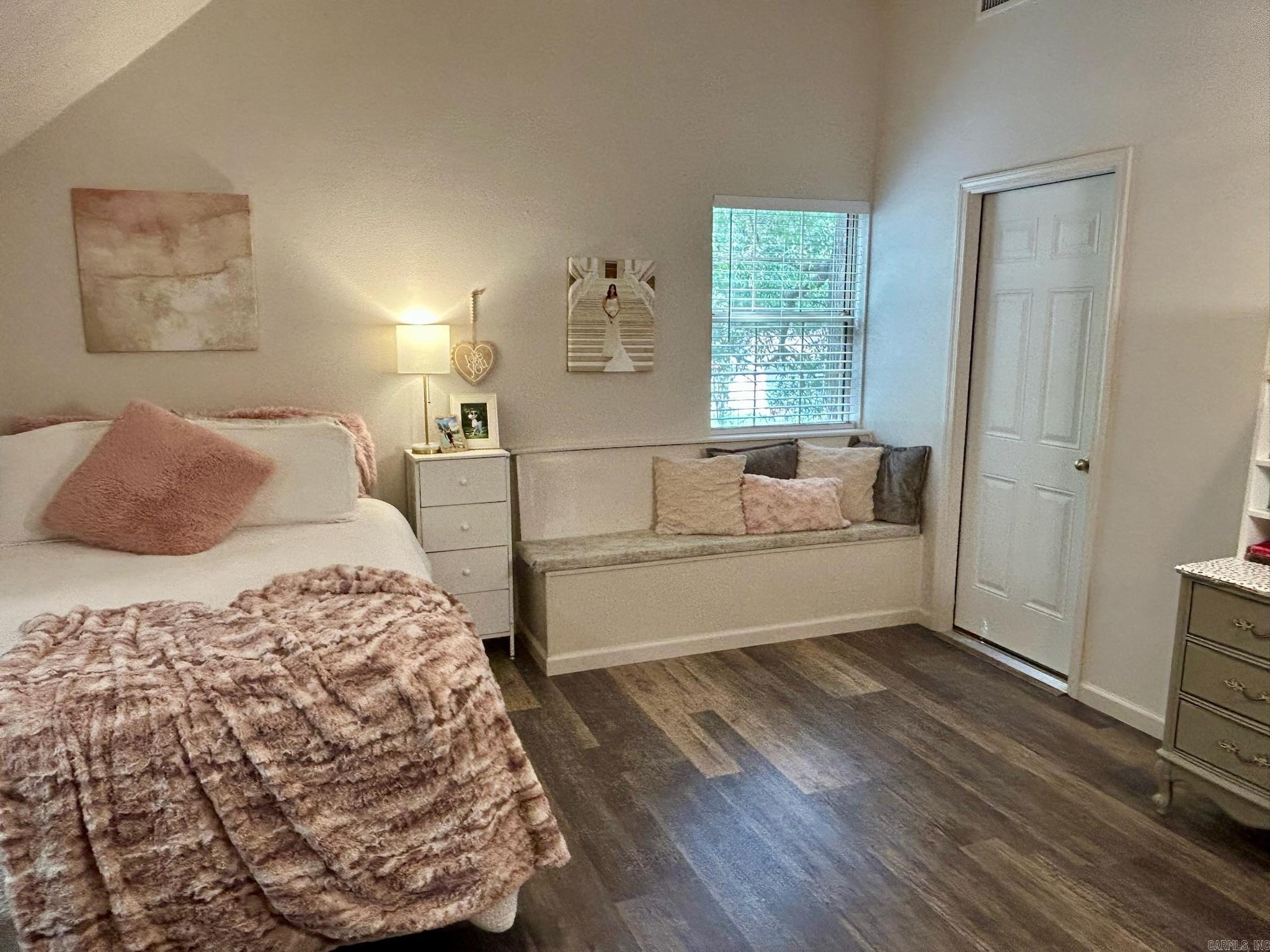 Simmons Place - Residential