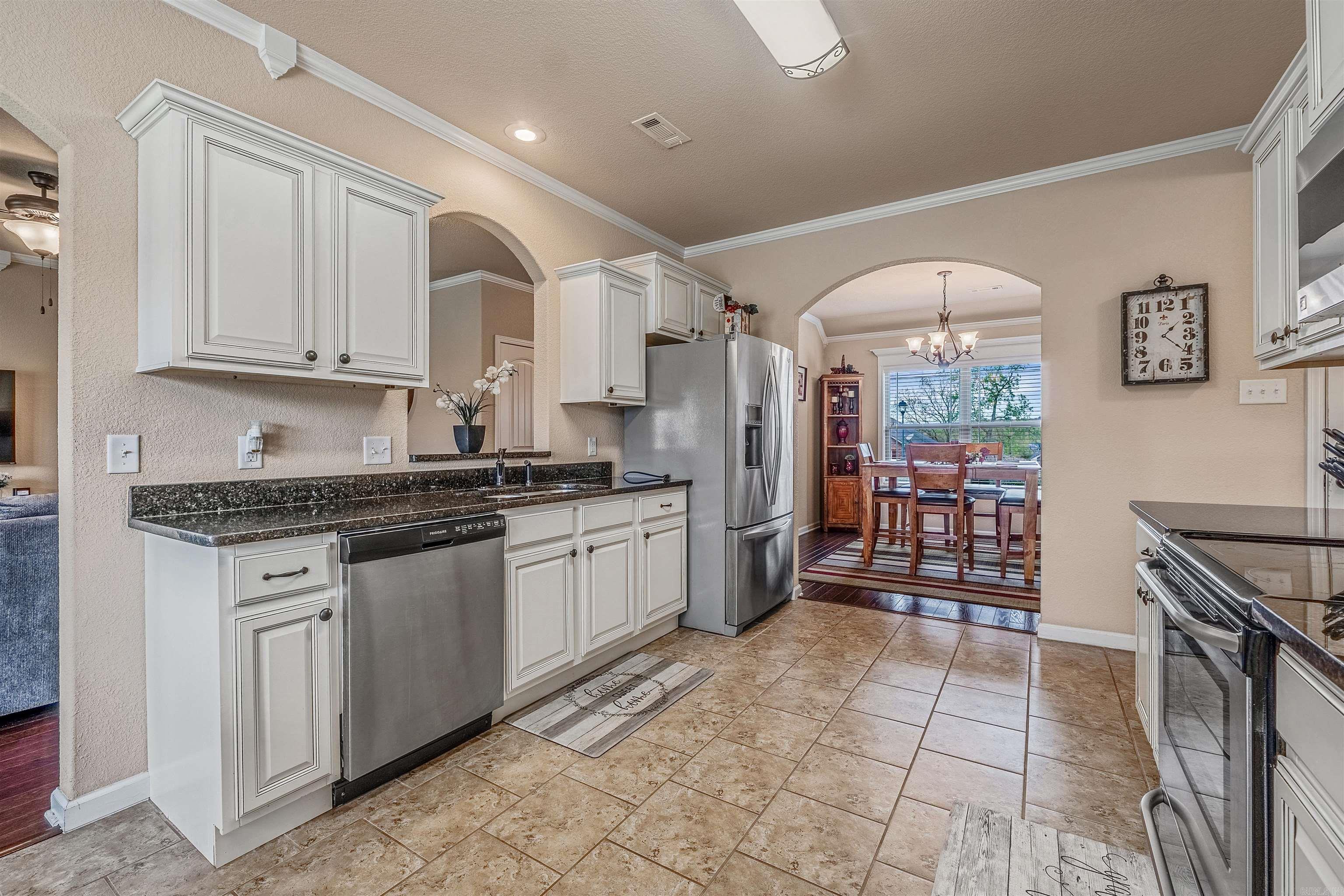 NORTH HILLS - Residential