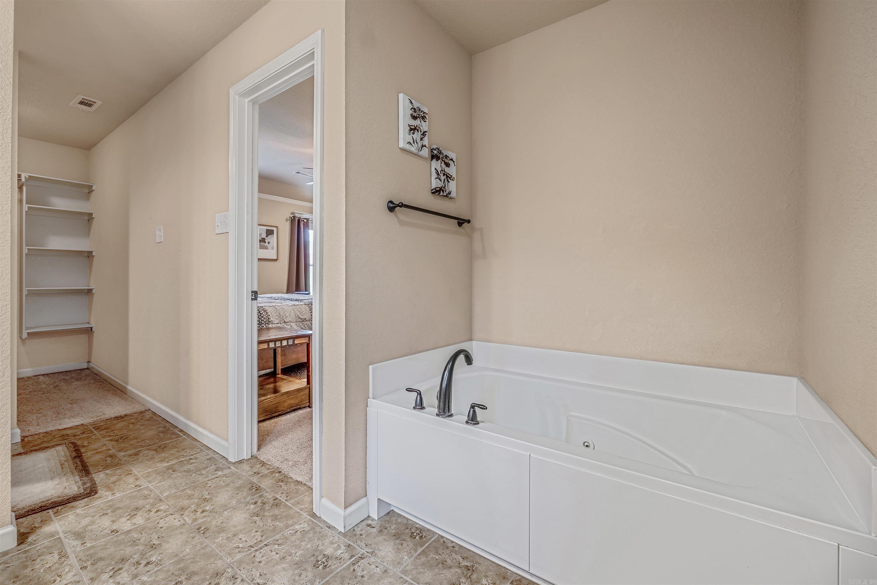 NORTH HILLS - Residential