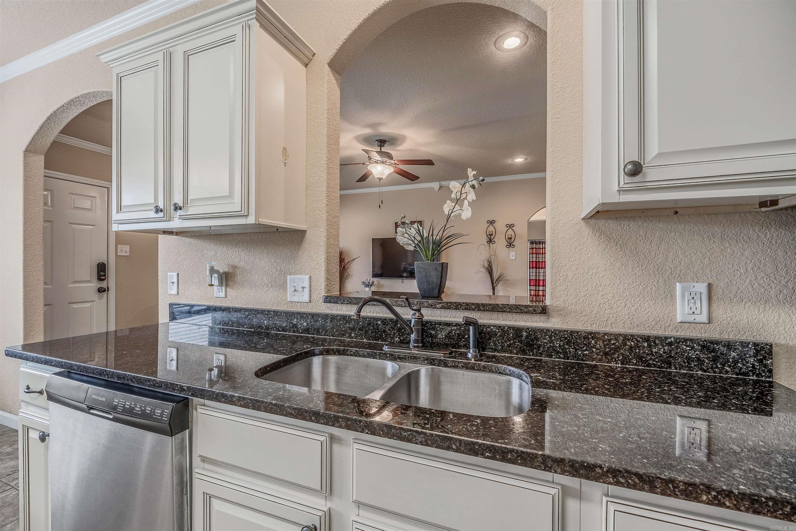 NORTH HILLS - Residential