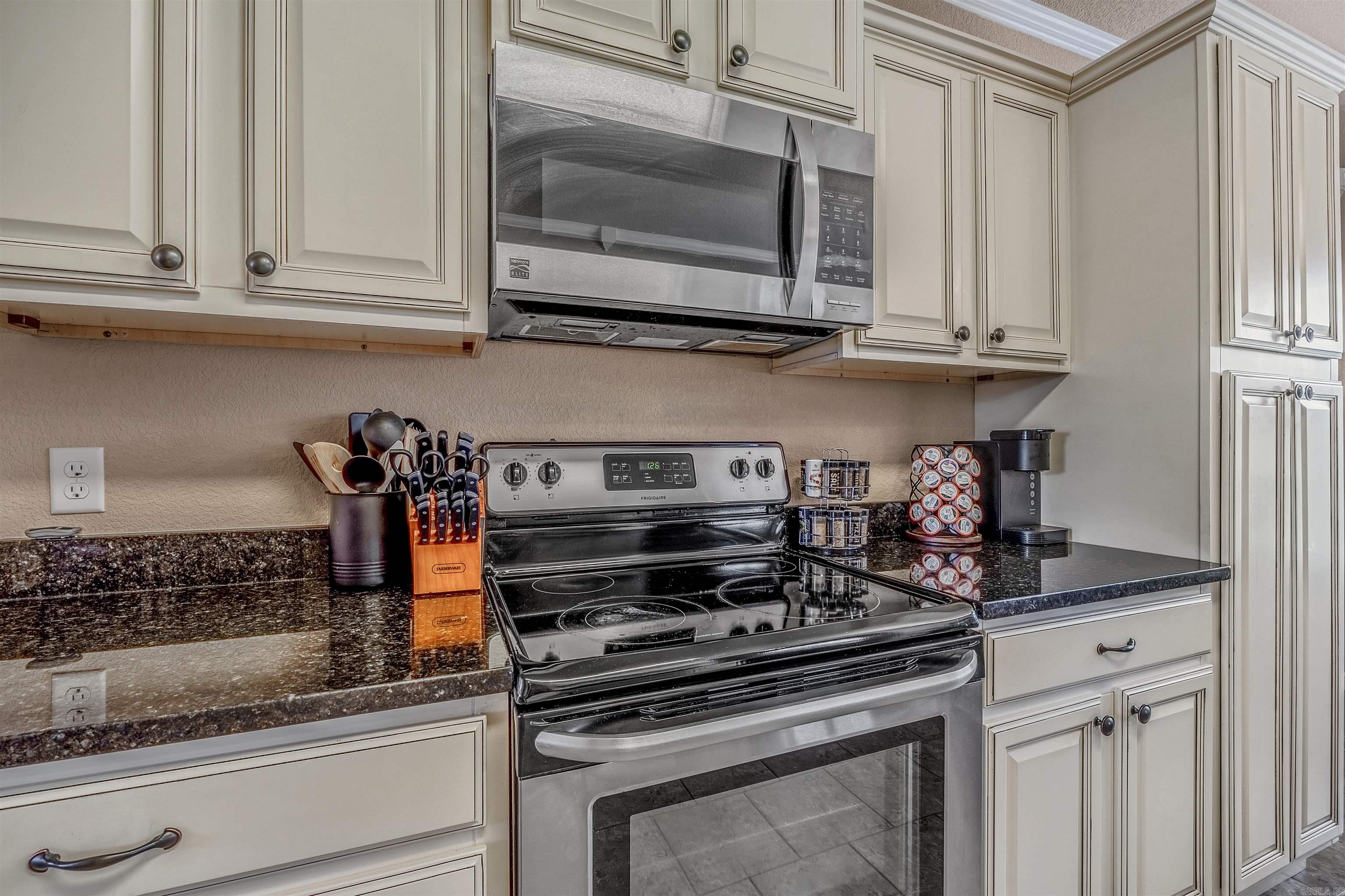 NORTH HILLS - Residential