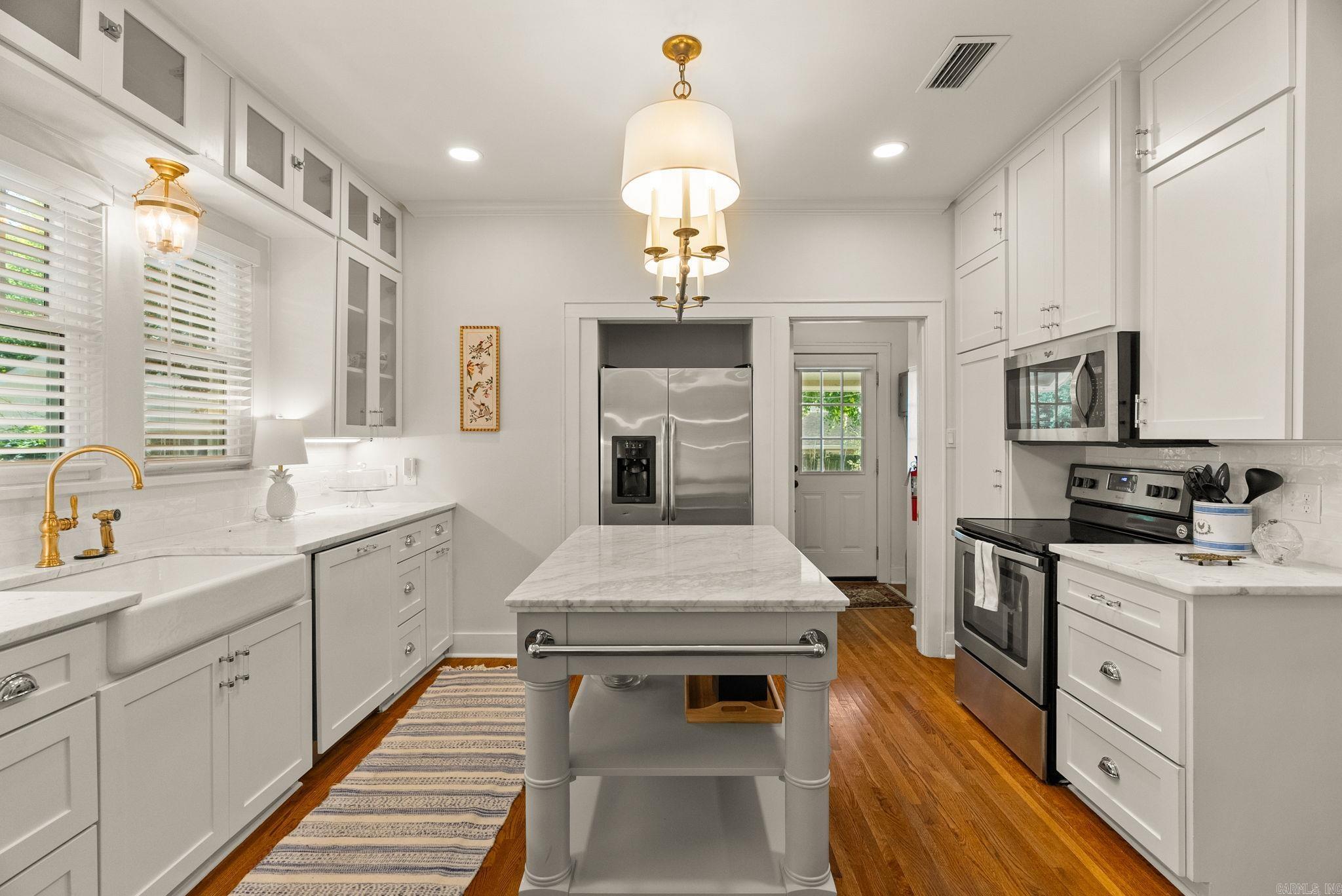 NEWTONS - Residential