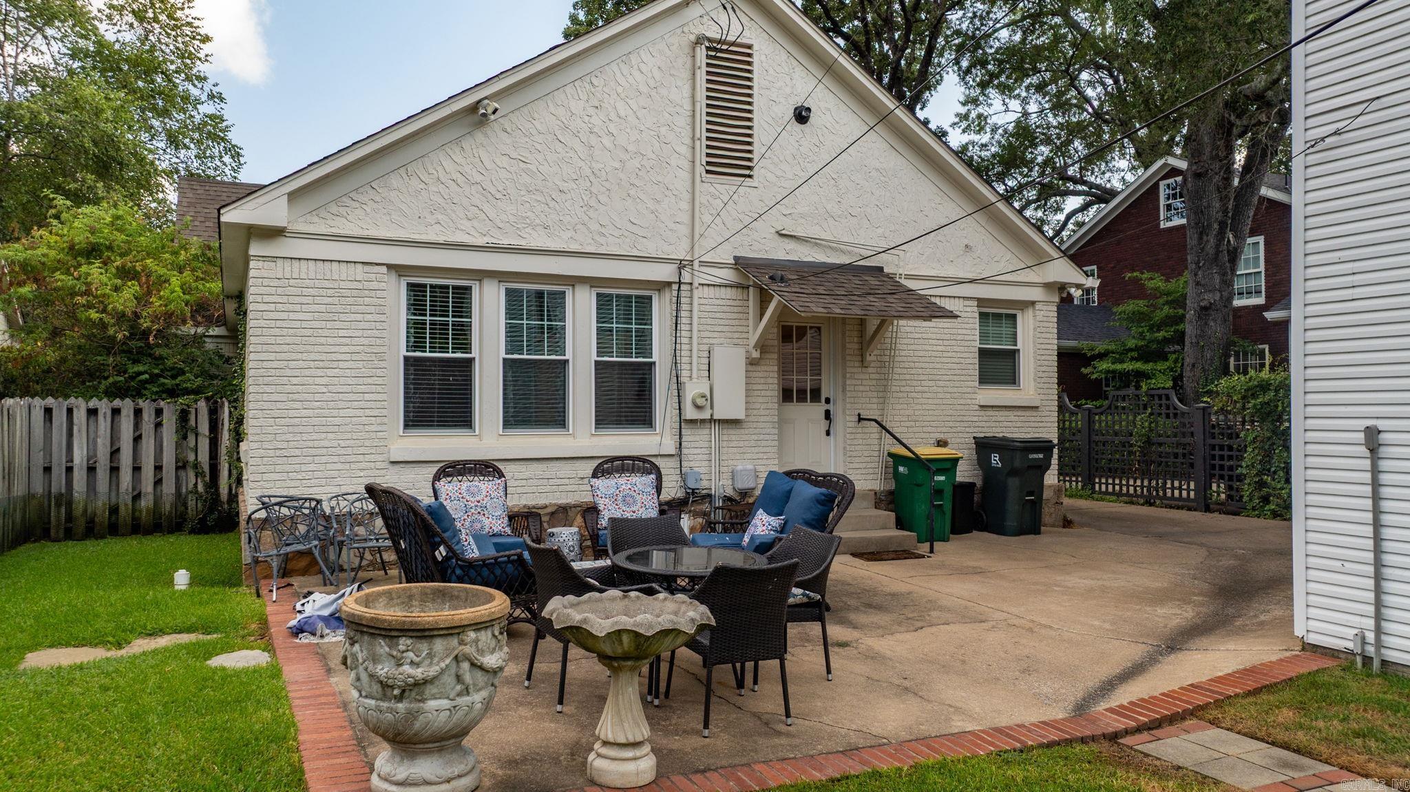 NEWTONS - Residential