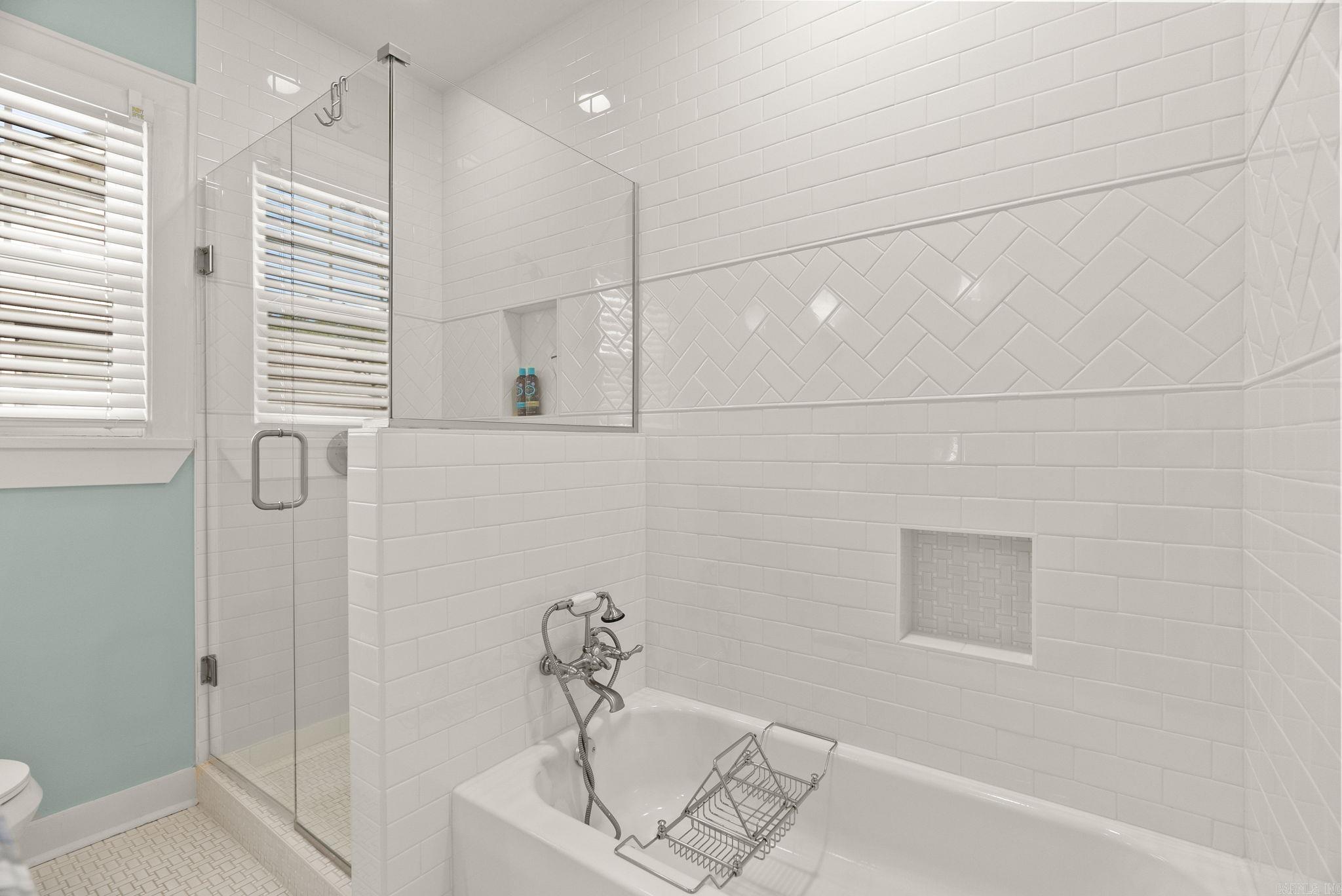 NEWTONS - Residential