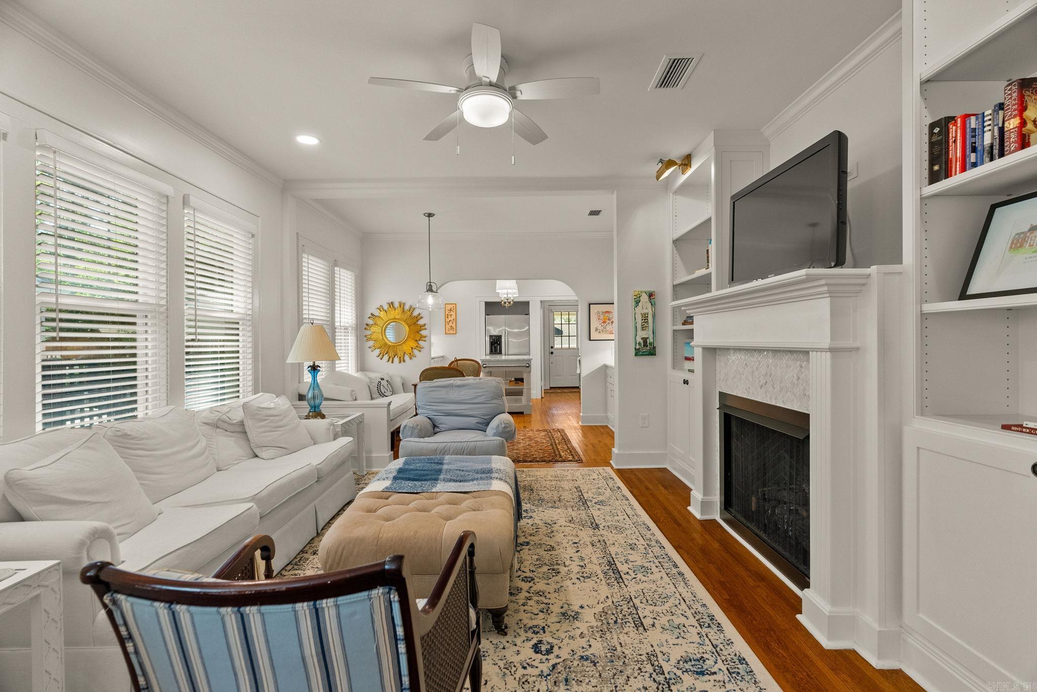 NEWTONS - Residential