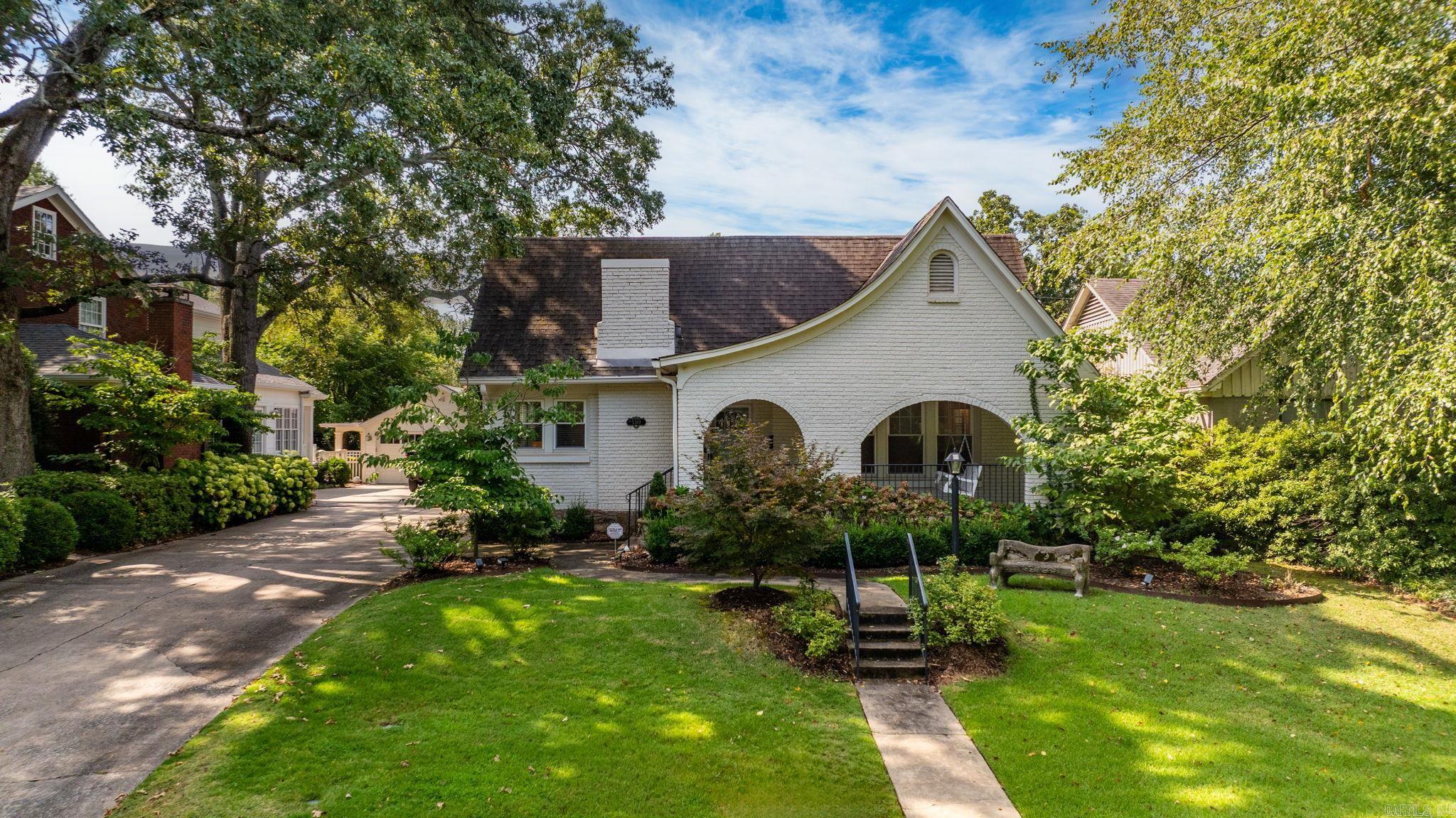 NEWTONS - Residential