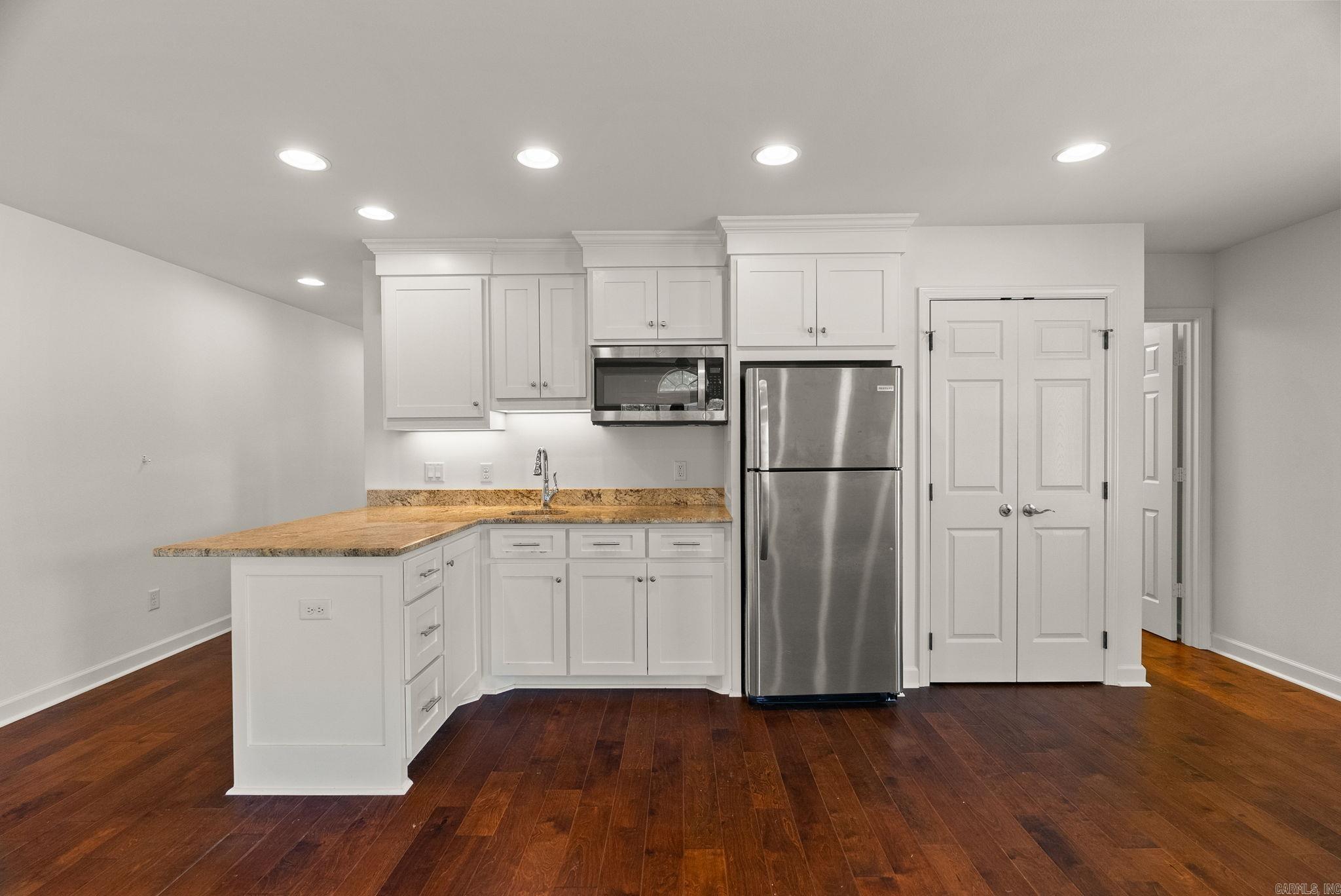 NEWTONS - Residential