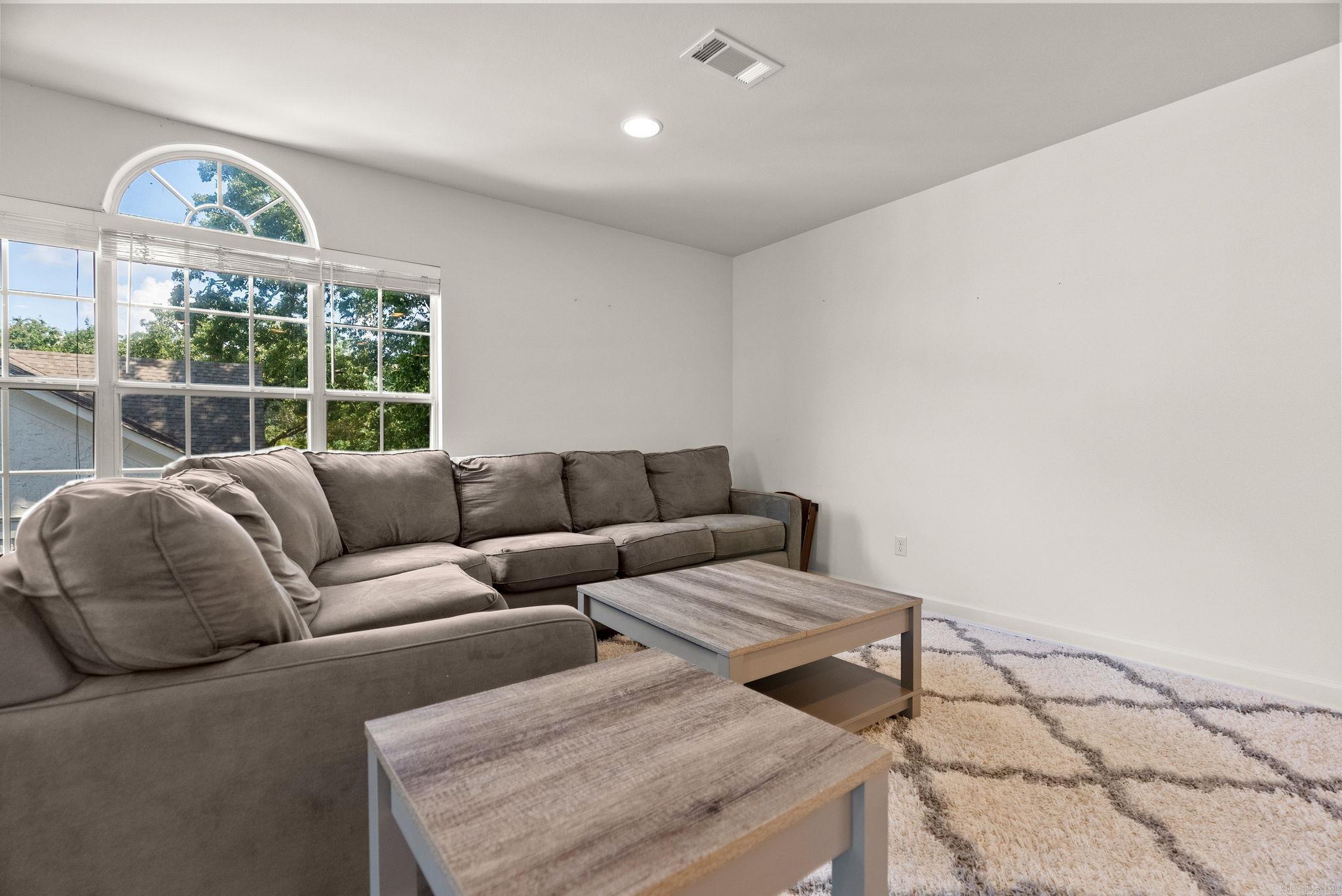 NEWTONS - Residential