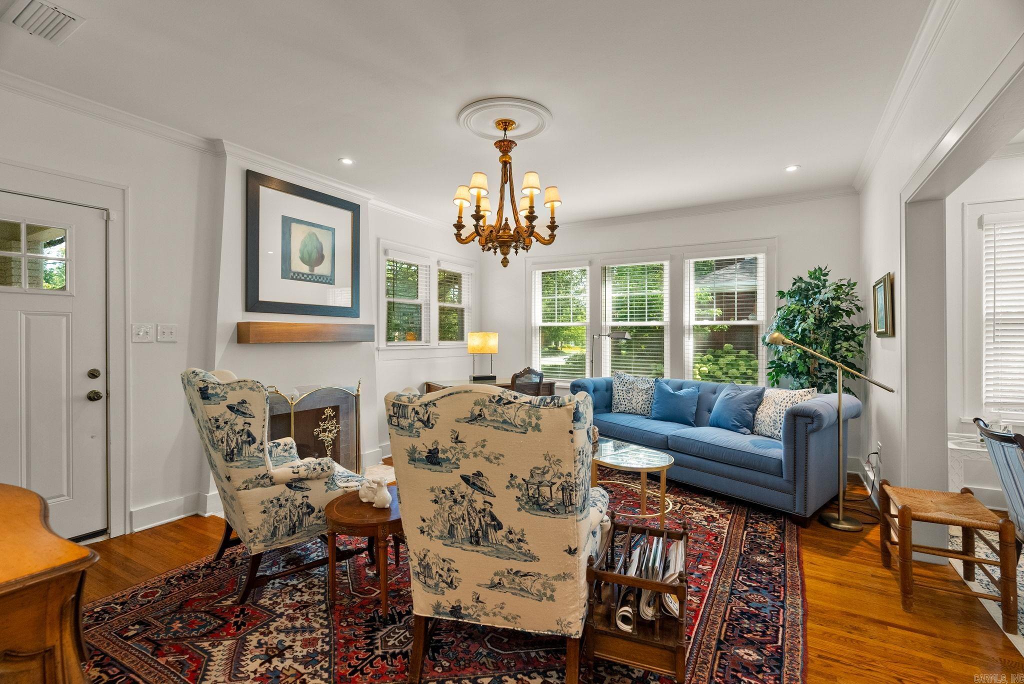 NEWTONS - Residential