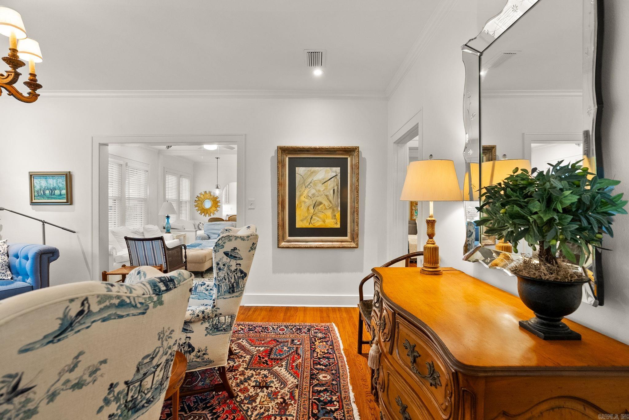 NEWTONS - Residential