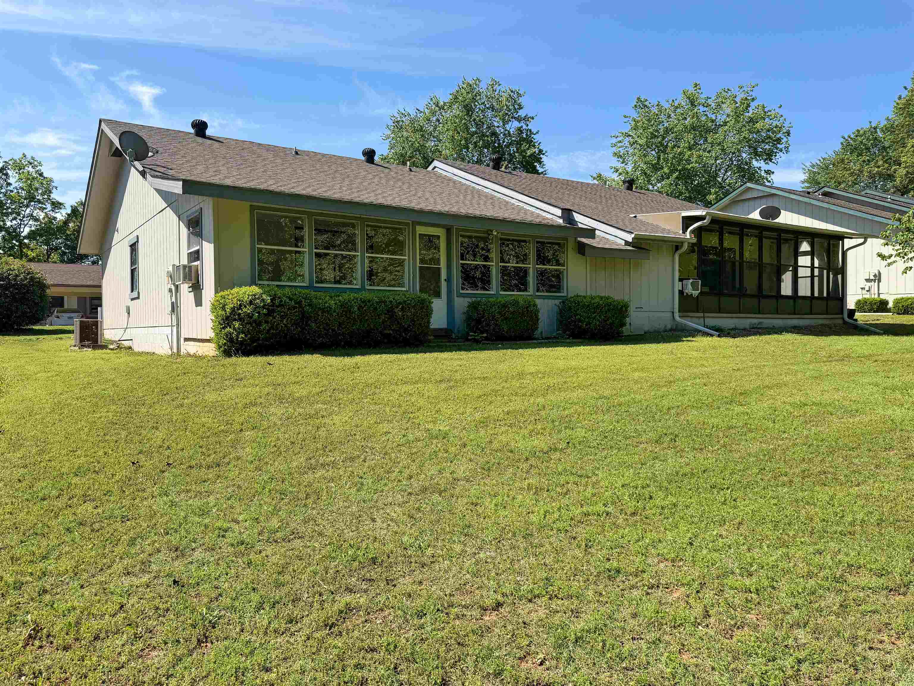 CHEROKEE COURTS - Residential