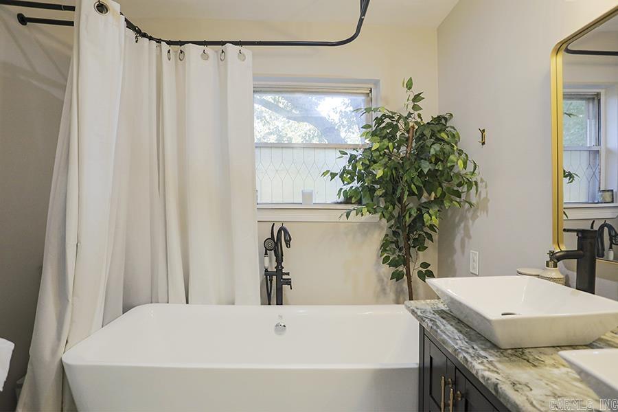 PLAZA HEIGHTS - Residential