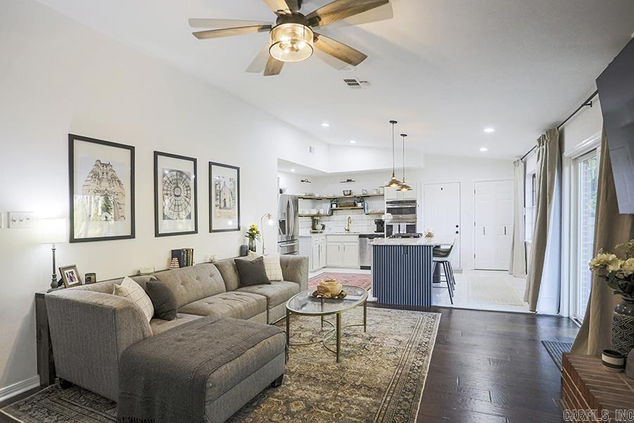 PLAZA HEIGHTS - Residential