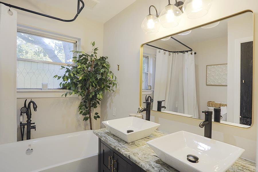 PLAZA HEIGHTS - Residential