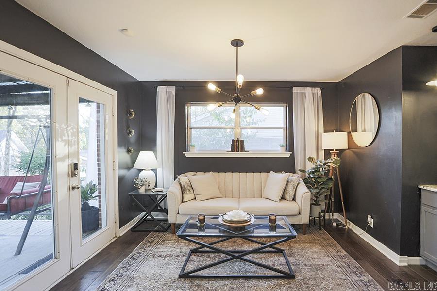 PLAZA HEIGHTS - Residential