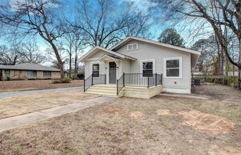 Photo of 1815 Scott St, Conway, AR 72034 (MLS # 26003527)