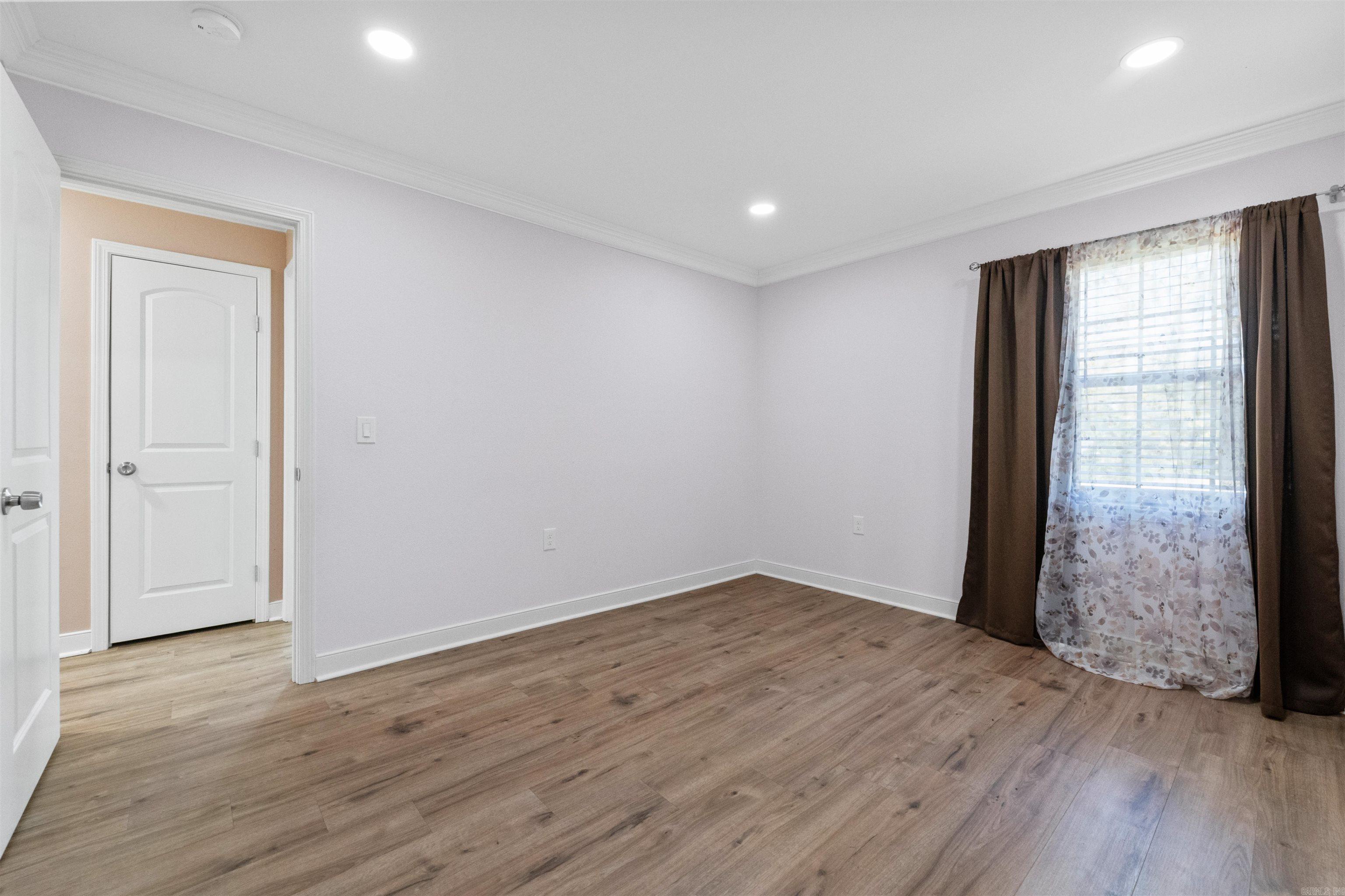 WAKEFIELD VILLAGE - Residential