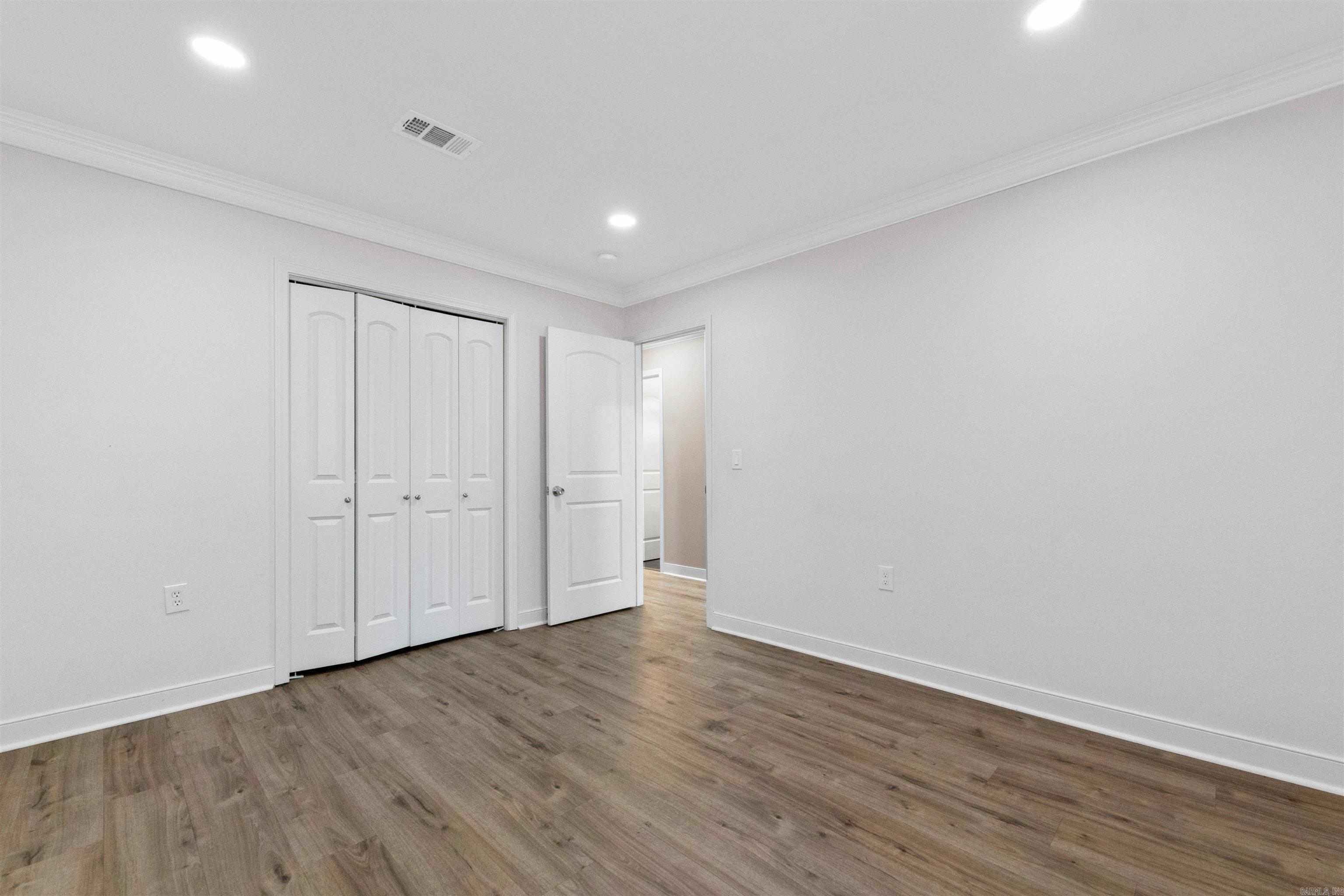 WAKEFIELD VILLAGE - Residential