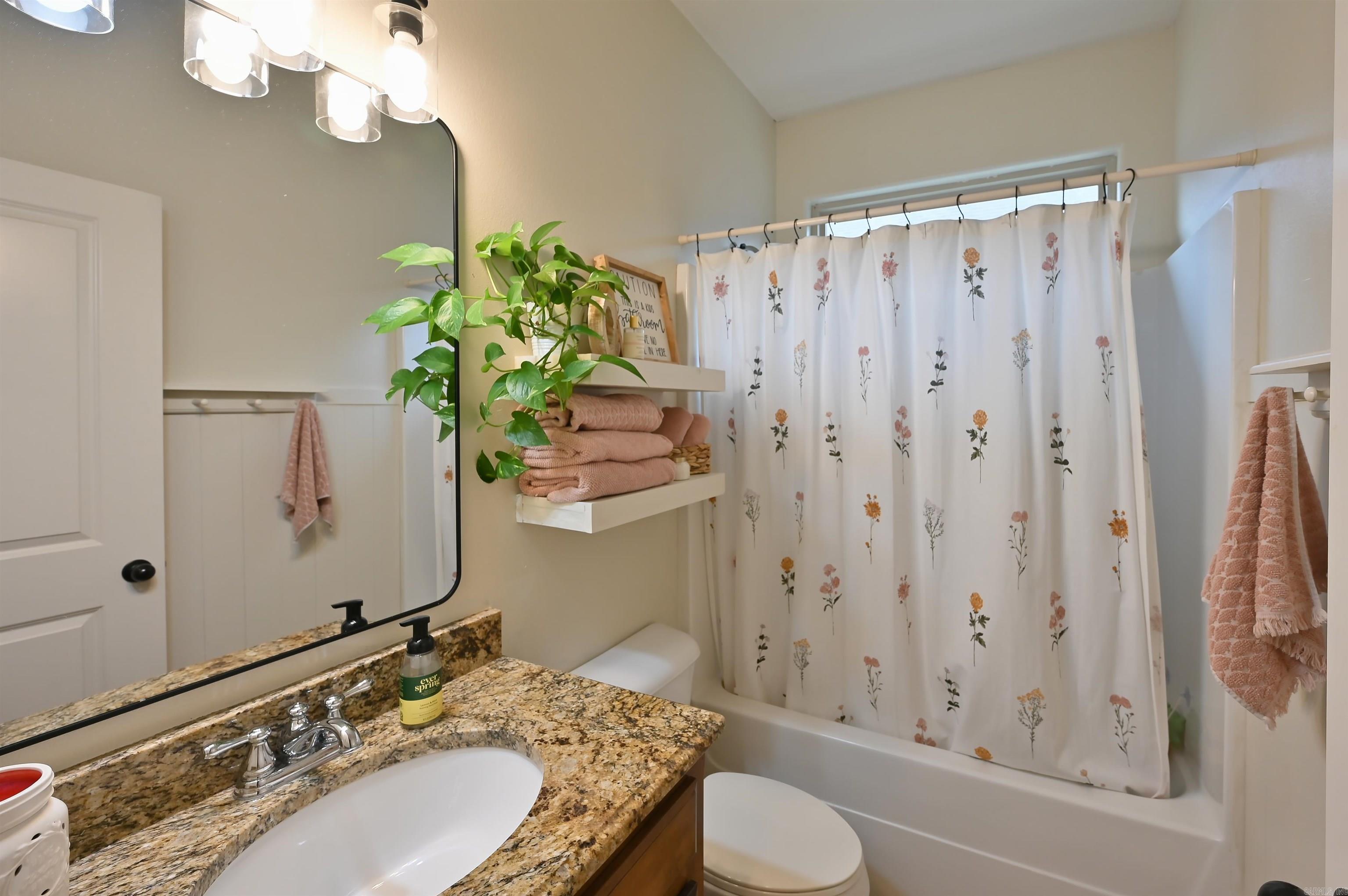 OAK GLENN - Residential