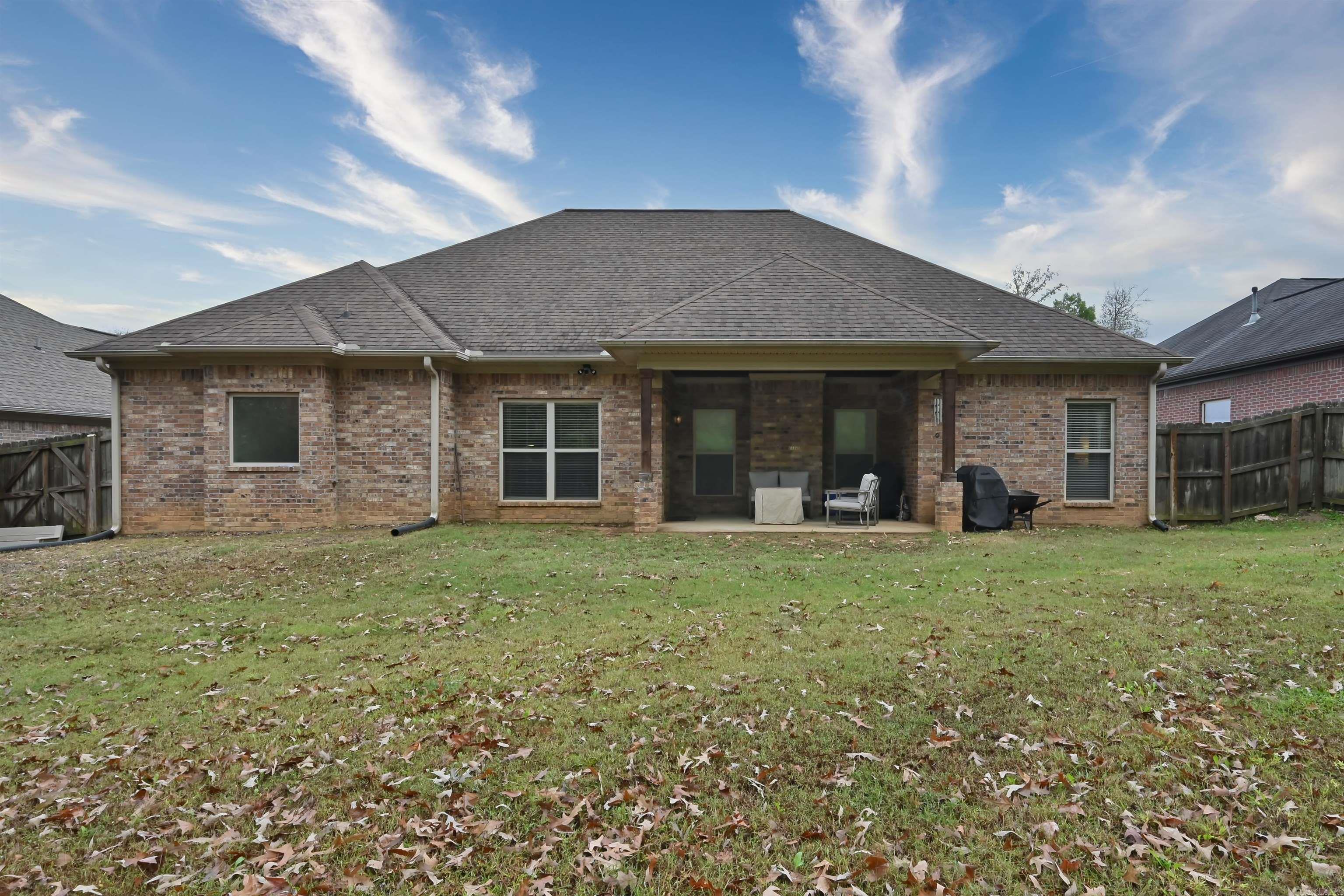 OAK GLENN - Residential