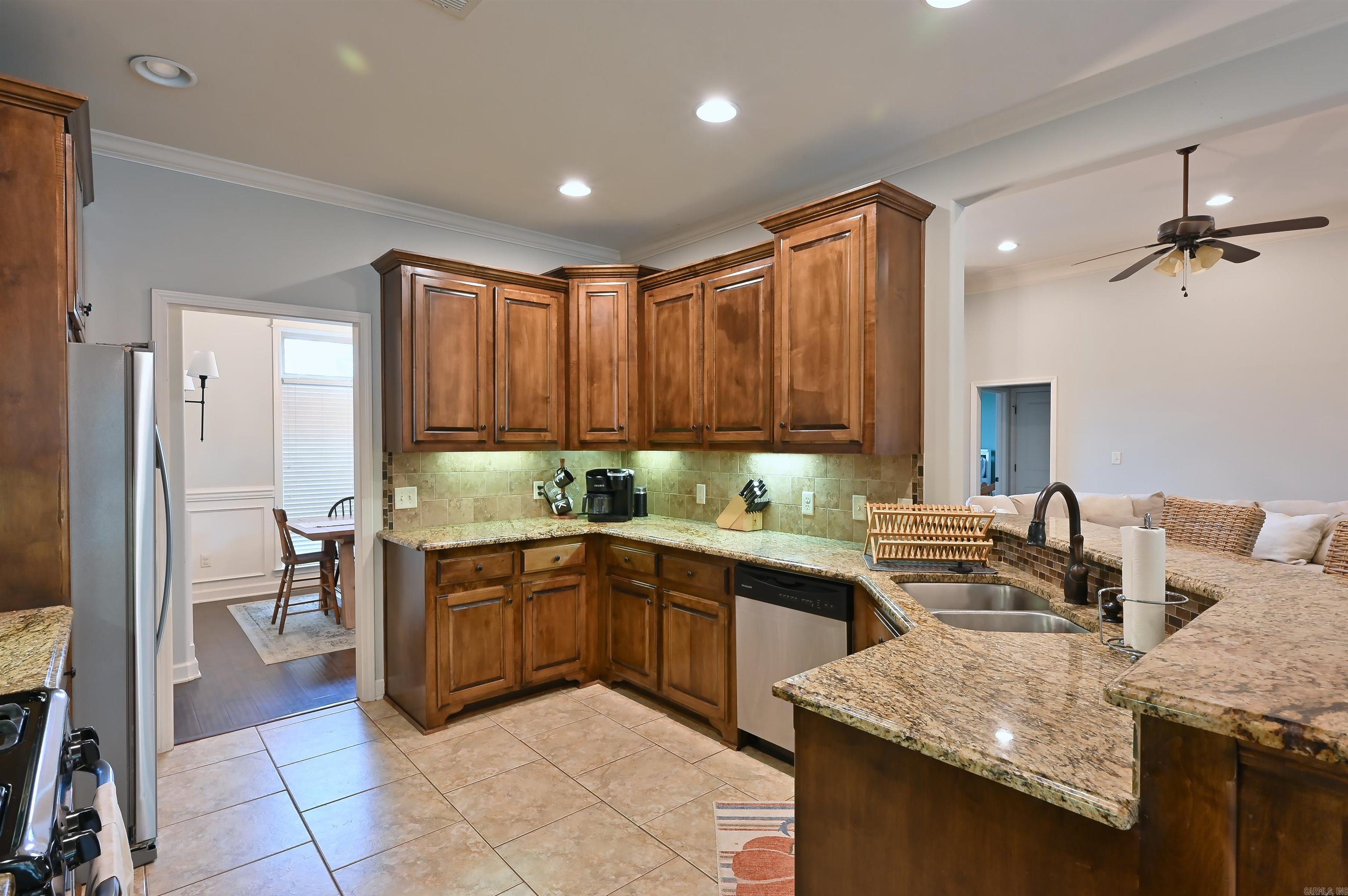 OAK GLENN - Residential