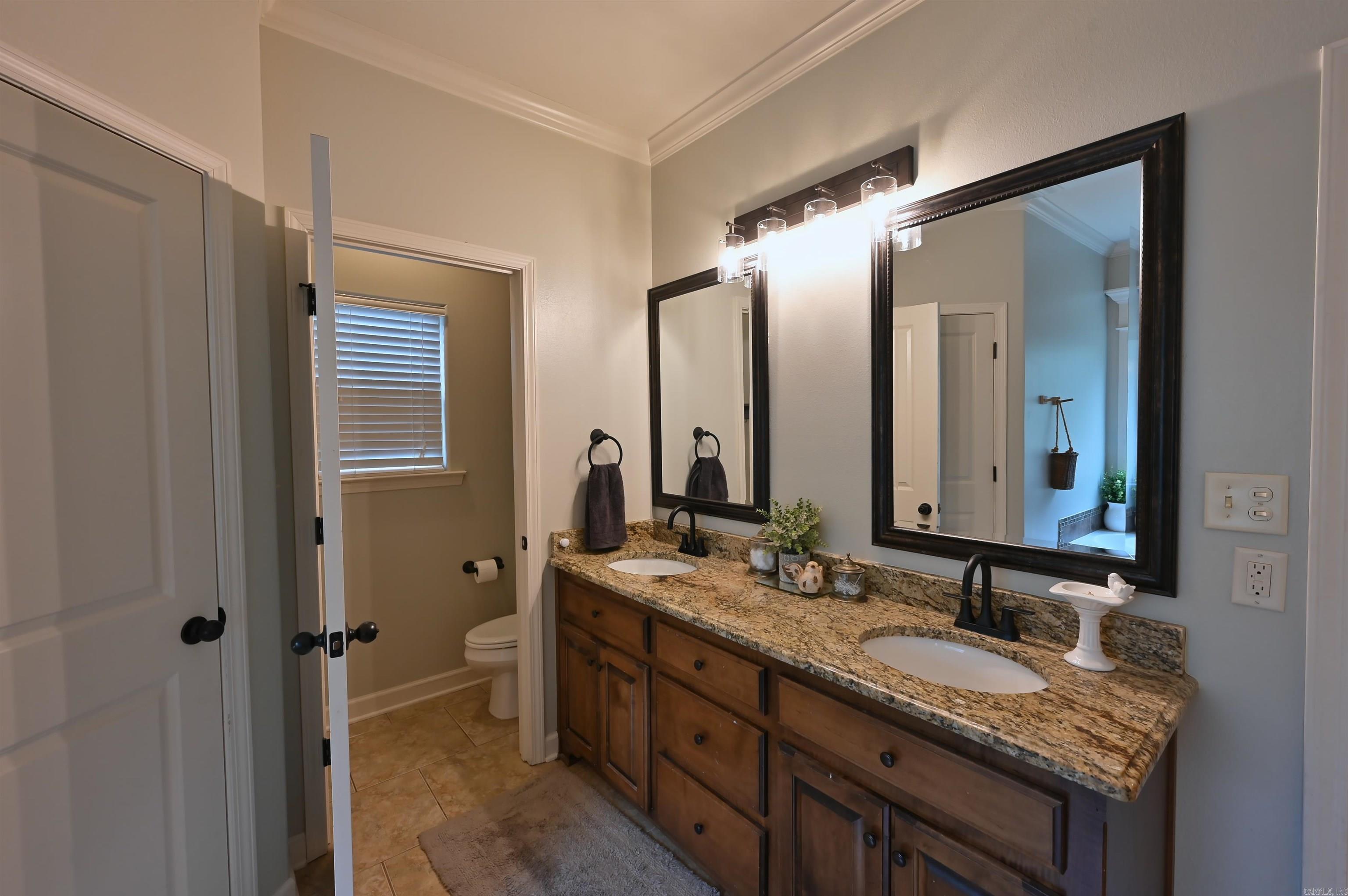 OAK GLENN - Residential