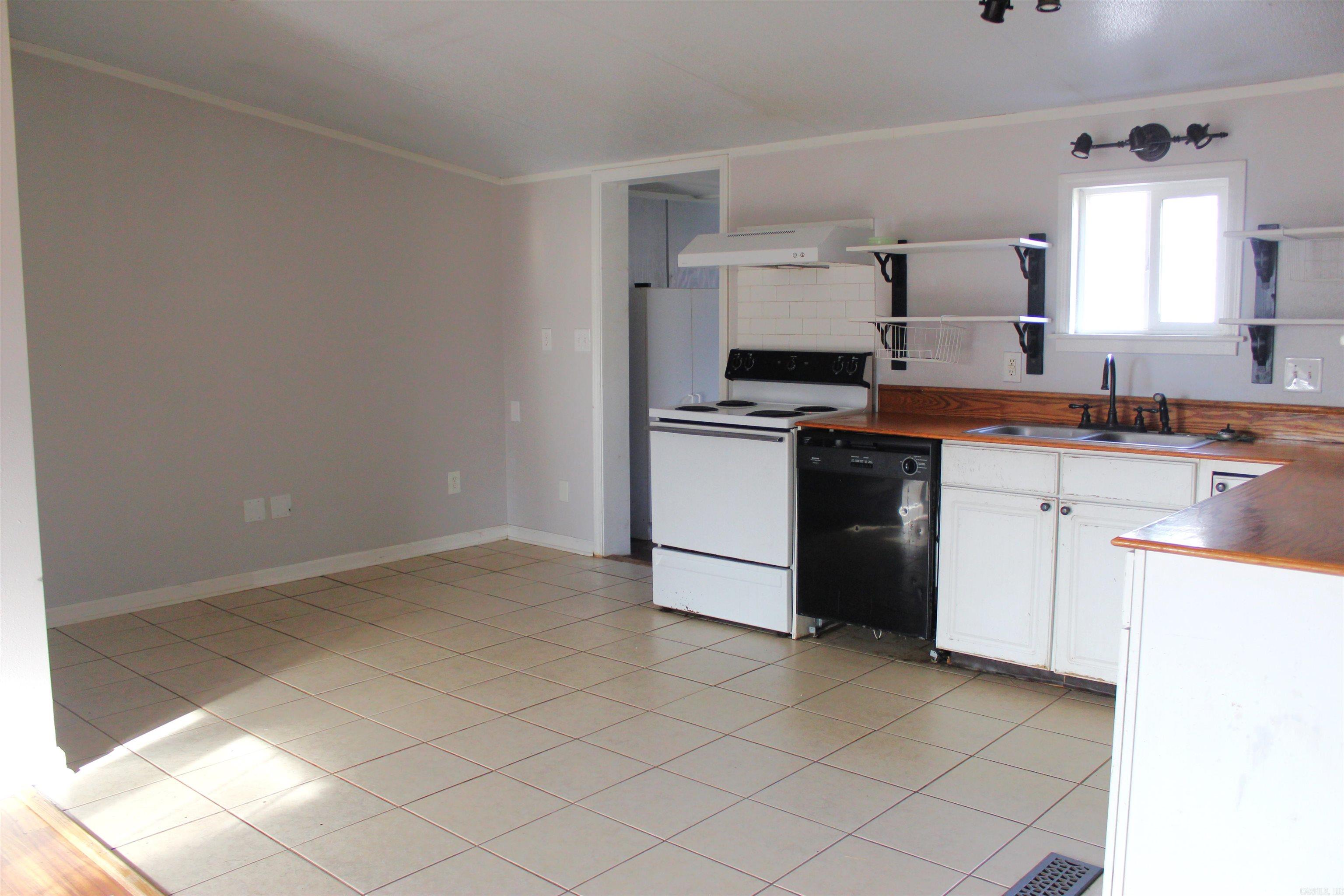 LANDOVER ESTATES - Residential