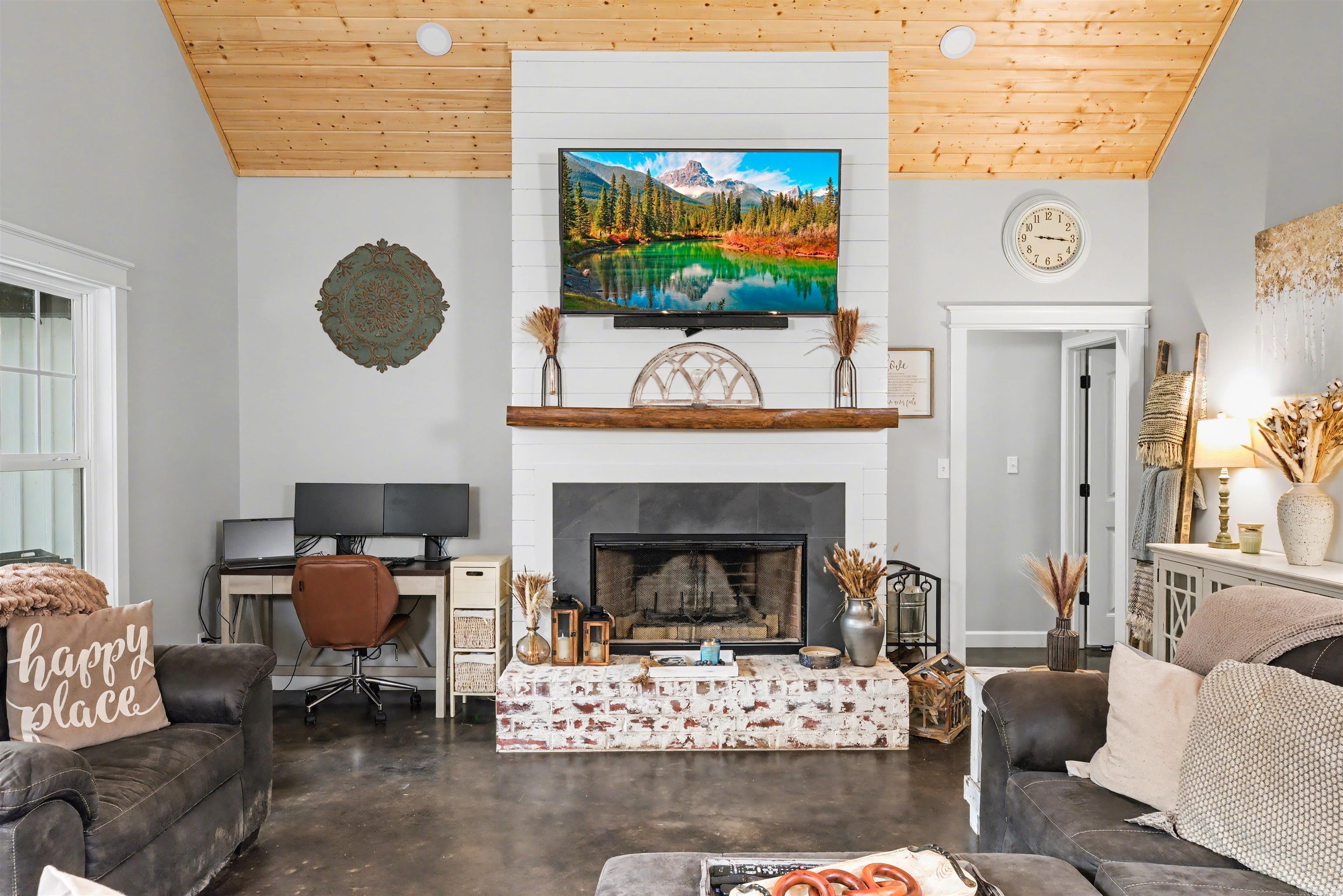 RED BLUFF - Residential