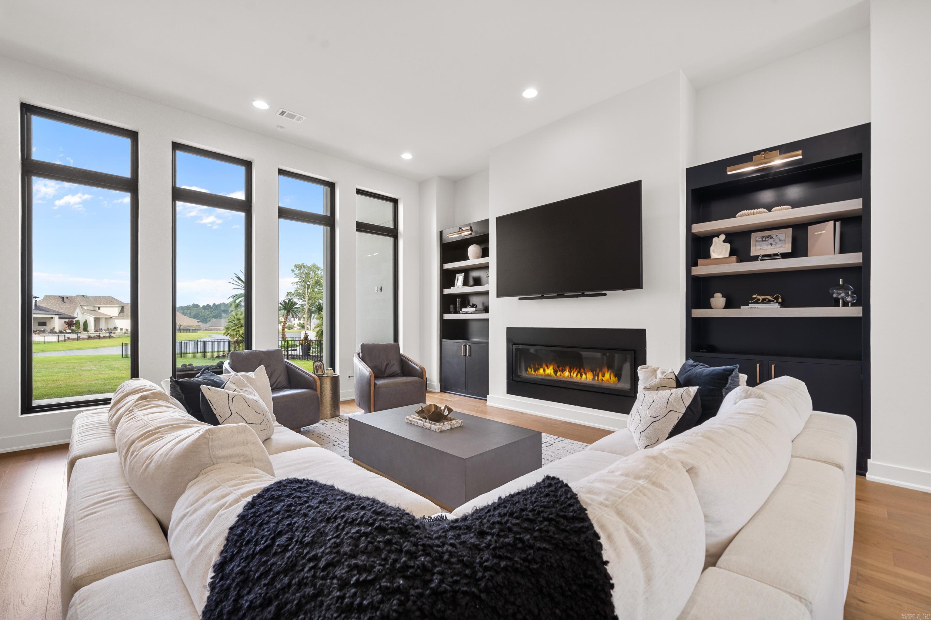 WEST LAKE VILLAGE - Residential