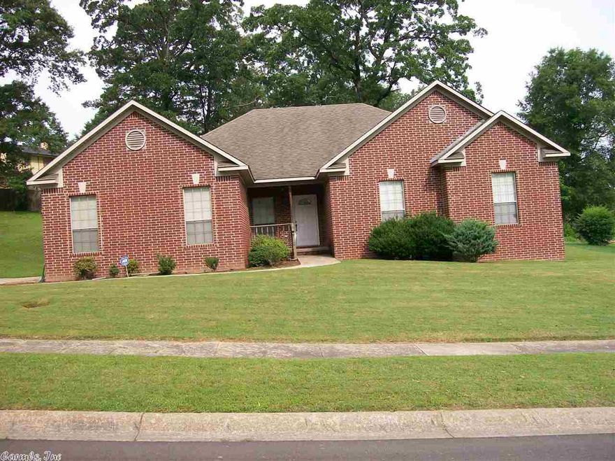 Spacious and lovely home in the well maintained Pecan Lake area off Stagecoach.  This home enjoys 9' and 10' ceilings throughout with 4 bedrooms and a formal dining.  Two cooks are not too many in the large galley kitchen w/gas range & ample work area.  Generous master has walk in closet, whirlpool tub, separate shower with new tile. Enjoy the privacy of the back deck for cookouts.  Two car, side entry garage with additional parking.  Beautiful, well maintained park within walking distance of the house!!