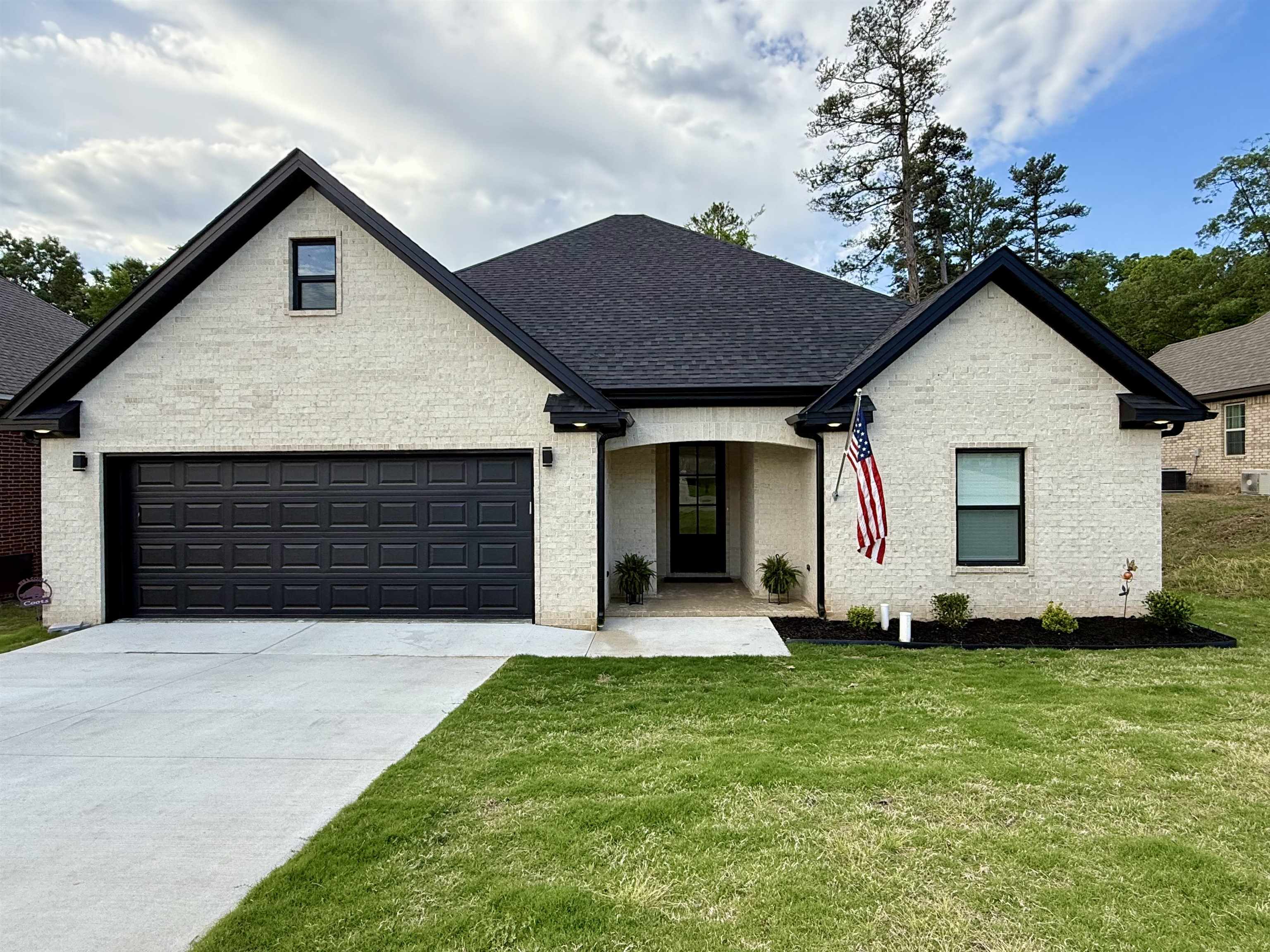 MADISON ESTATES - Residential