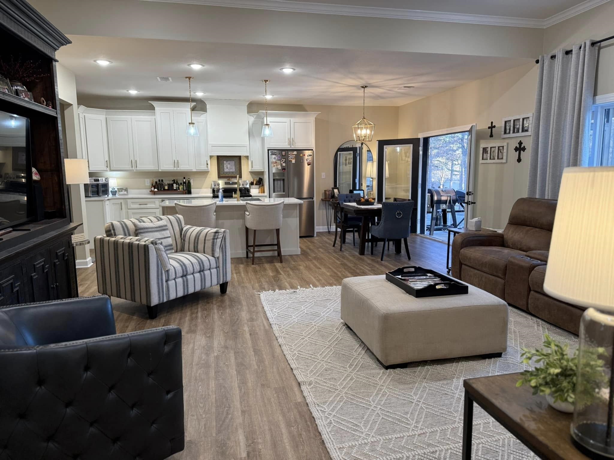 MADISON ESTATES - Residential