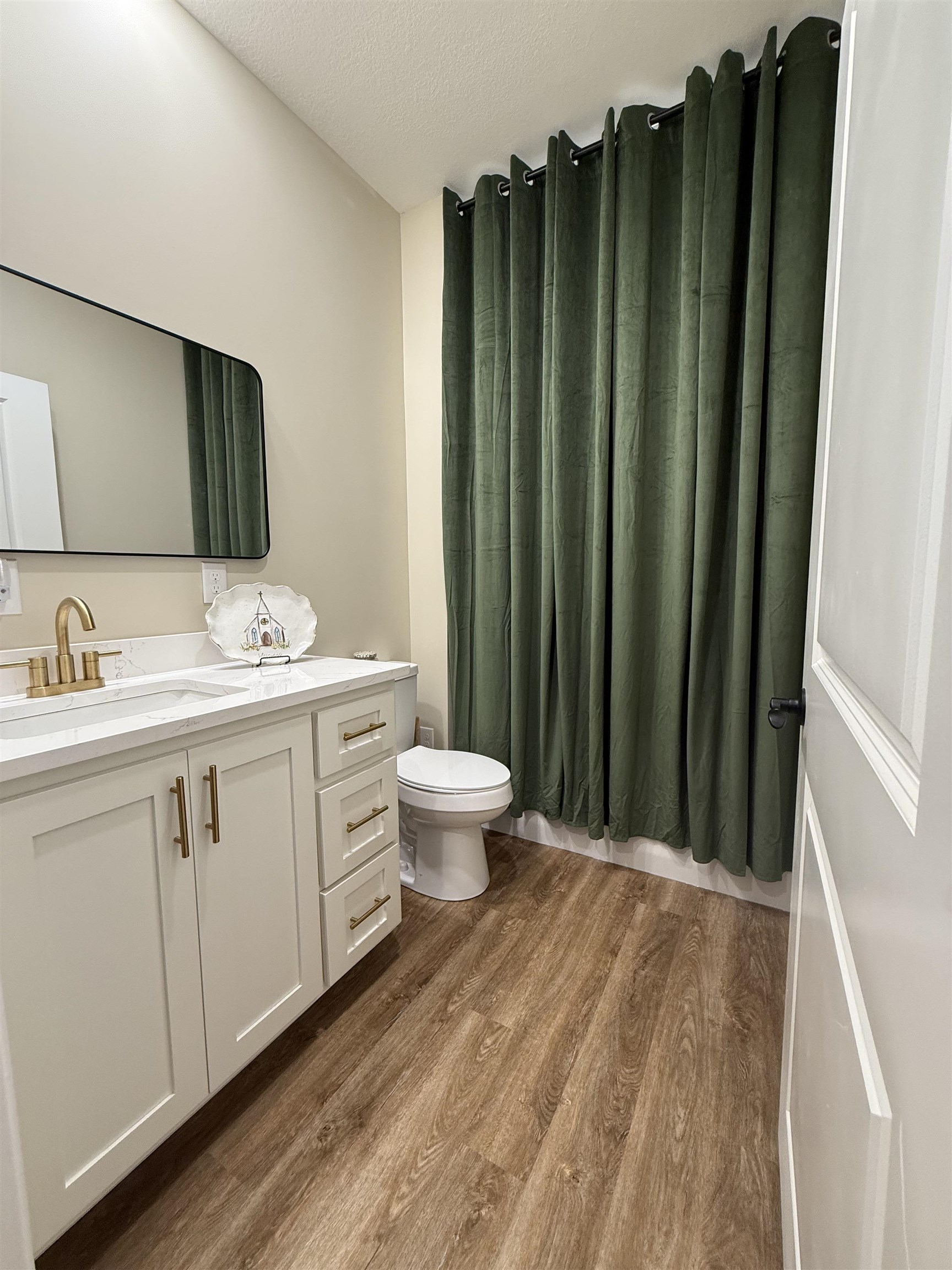 MADISON ESTATES - Residential