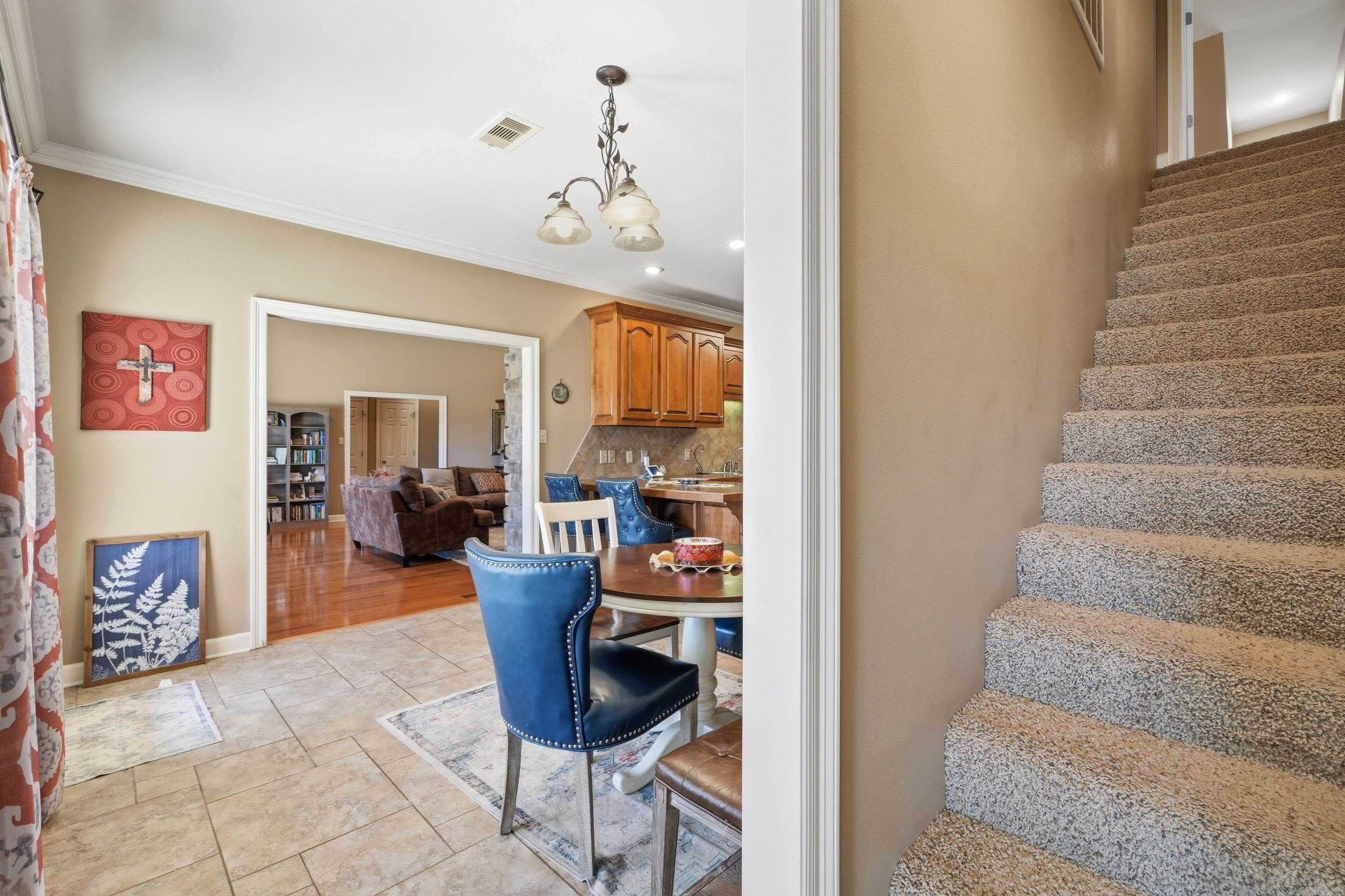 CRESTHAVEN - Residential