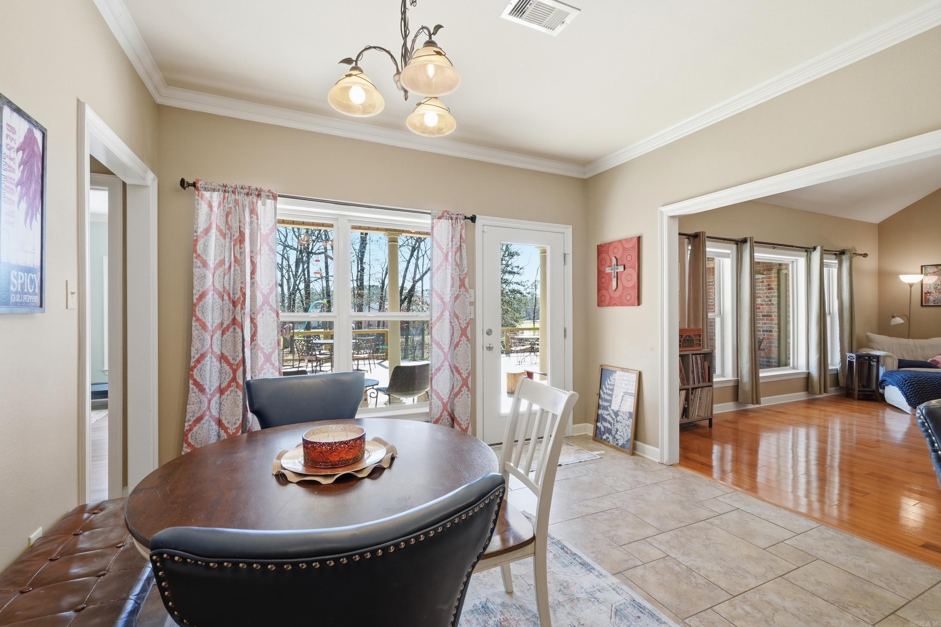 CRESTHAVEN - Residential