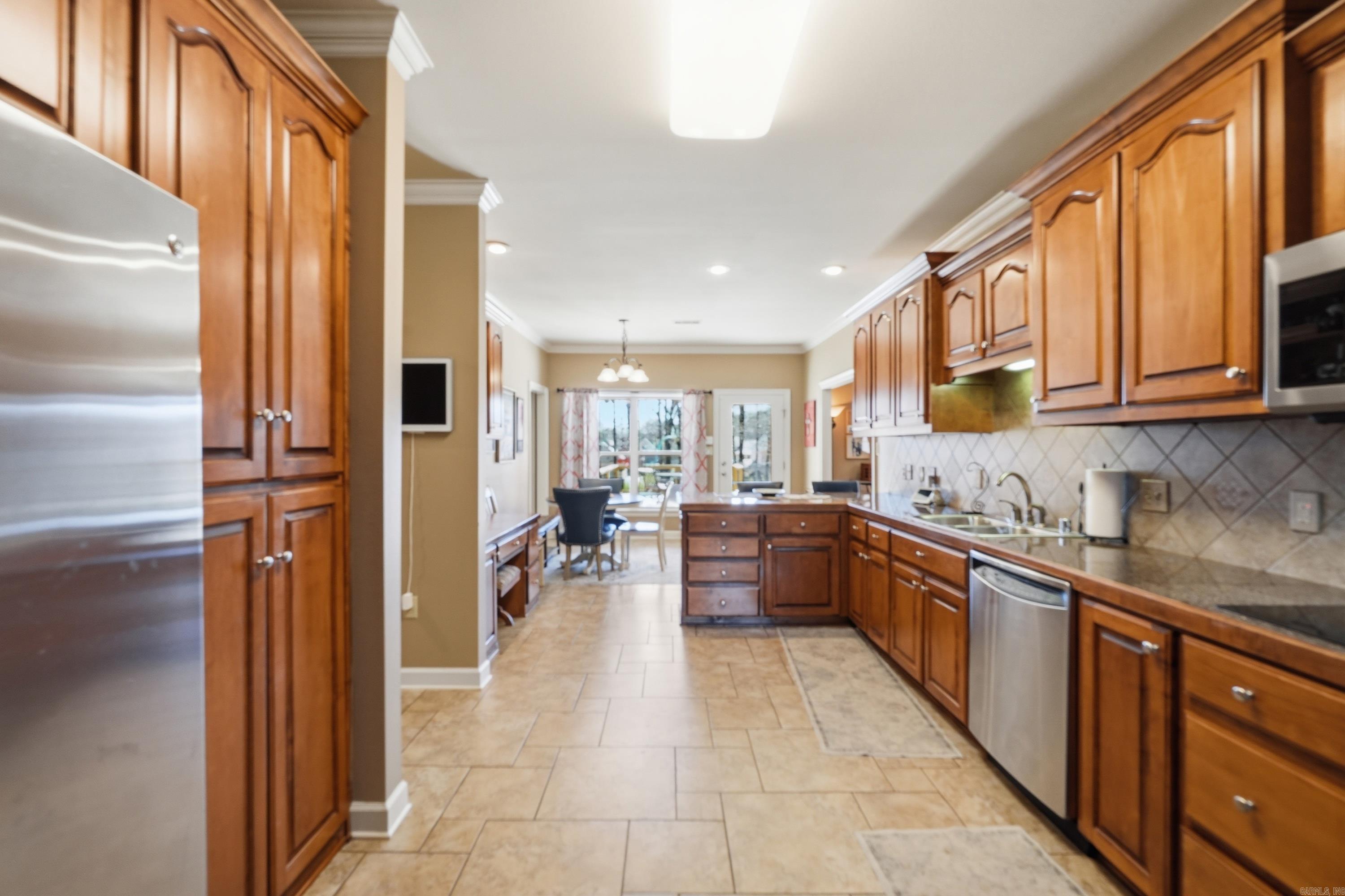 CRESTHAVEN - Residential