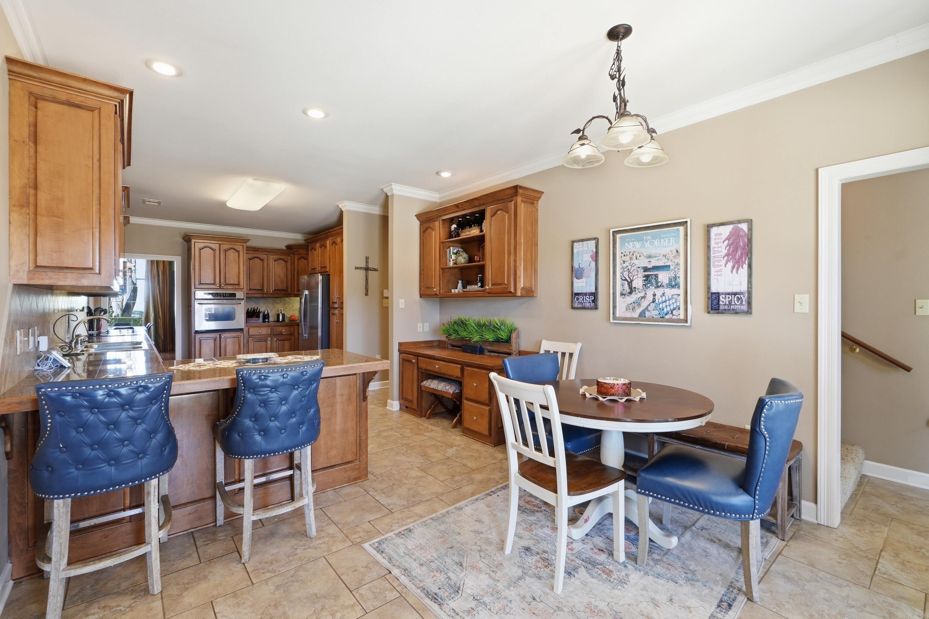 CRESTHAVEN - Residential