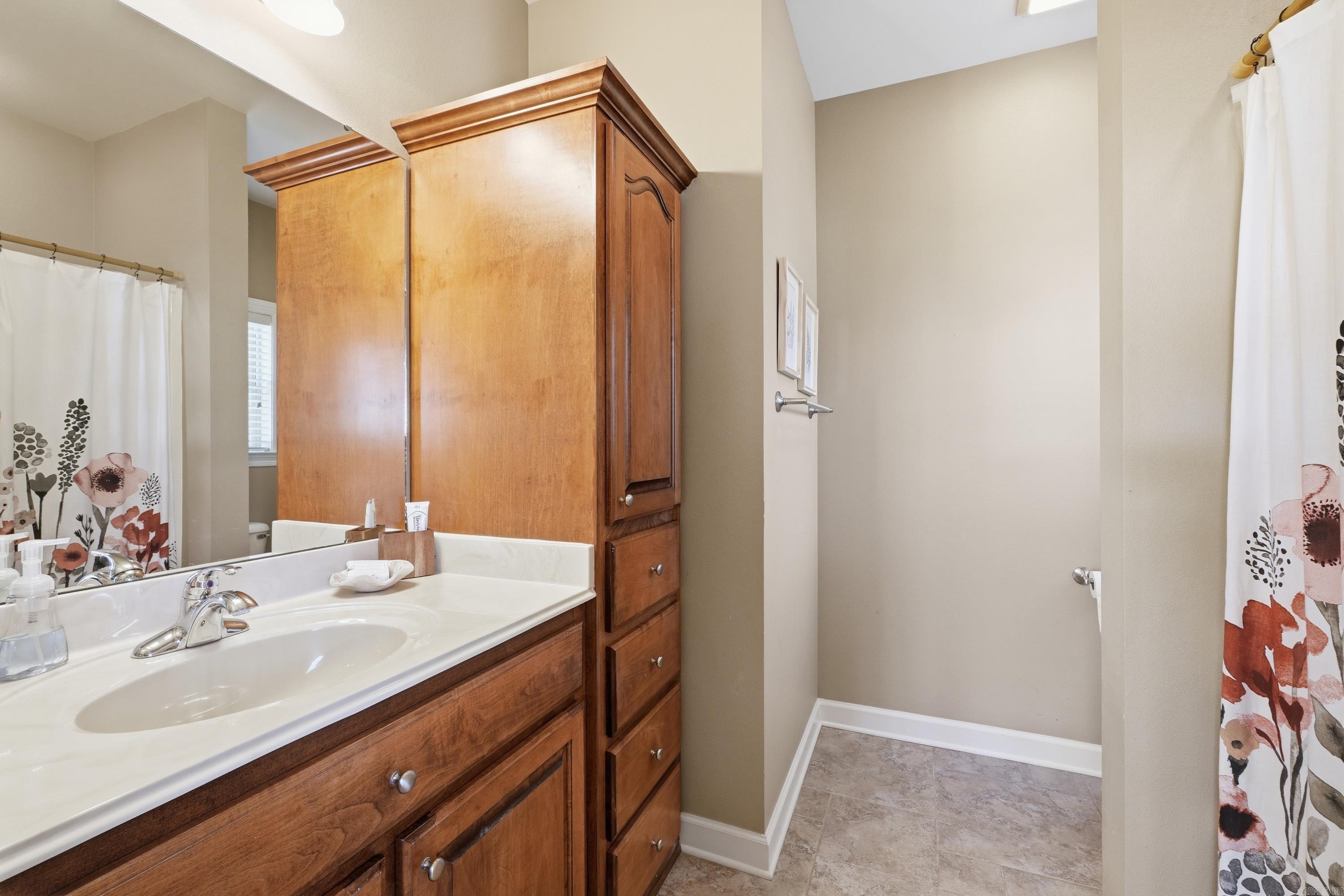 CRESTHAVEN - Residential