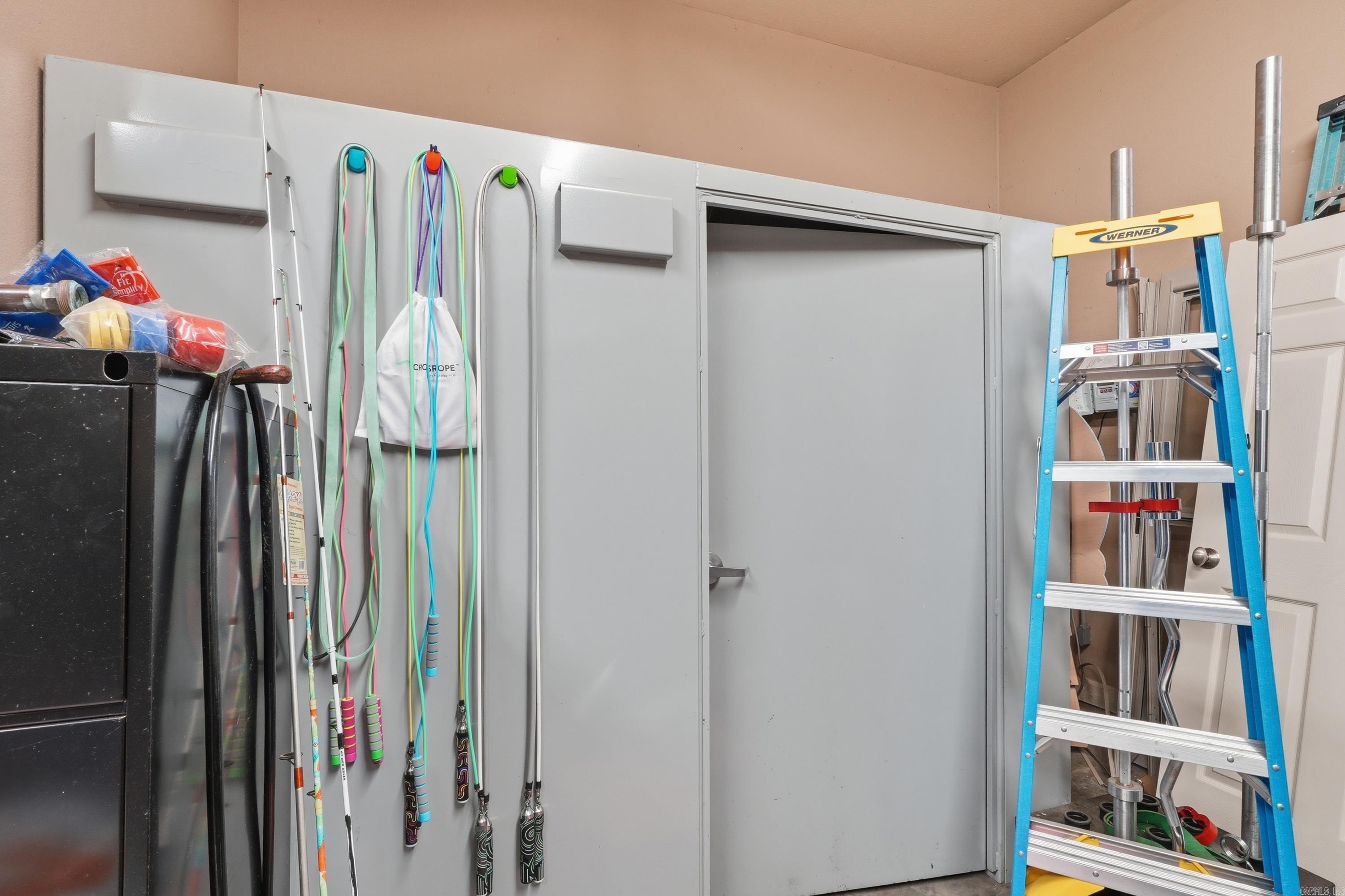 CRESTHAVEN - Residential