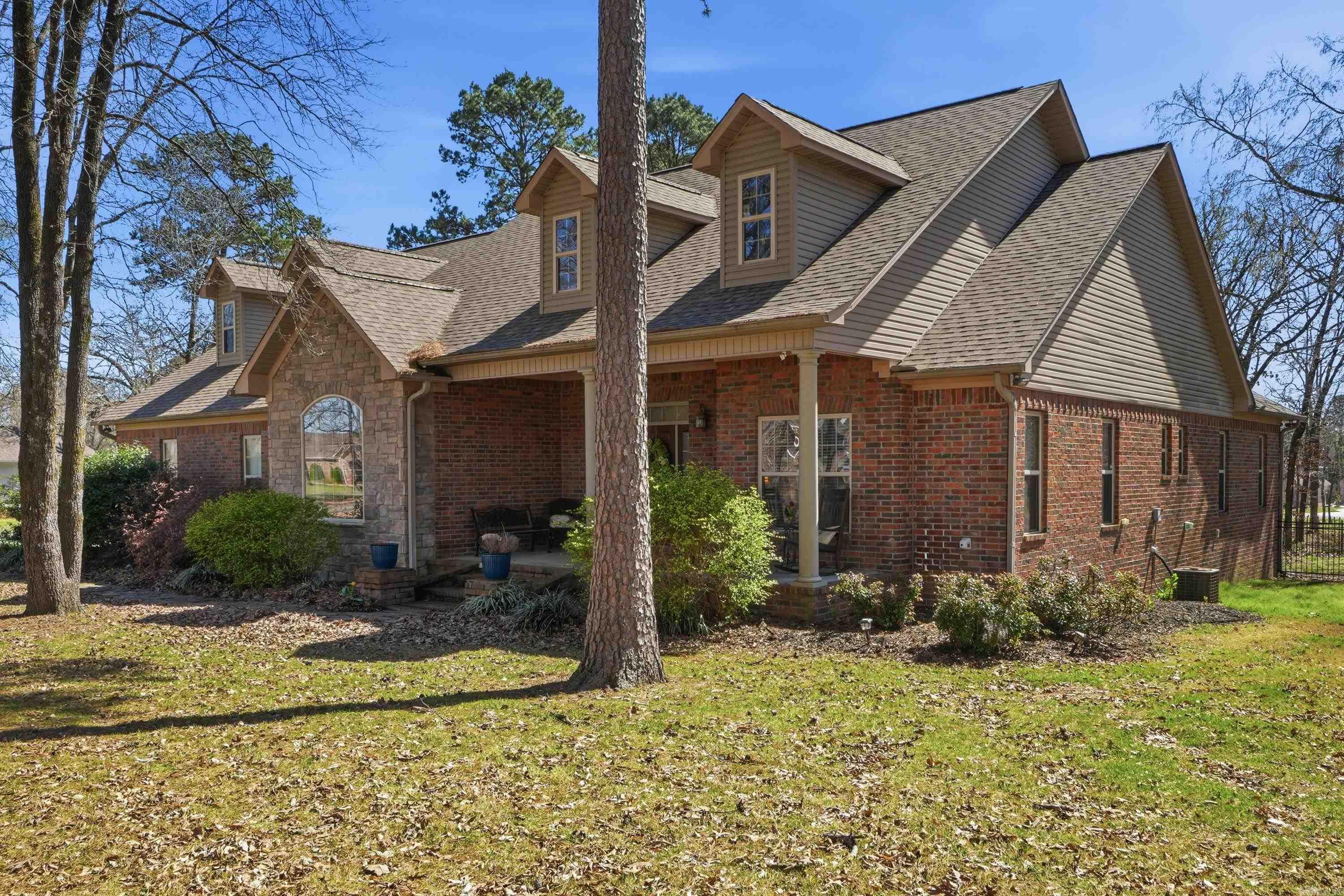 CRESTHAVEN - Residential