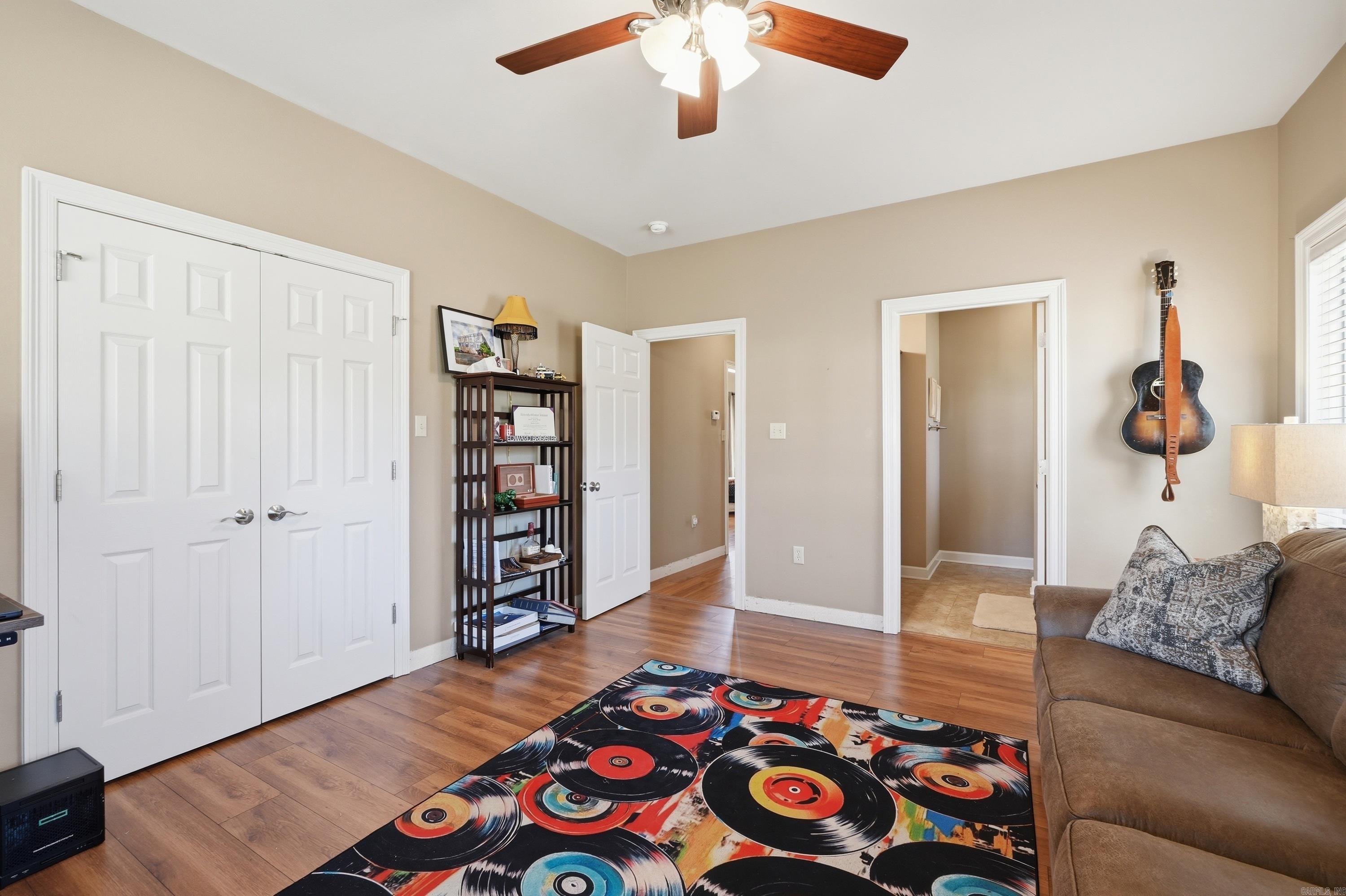 CRESTHAVEN - Residential