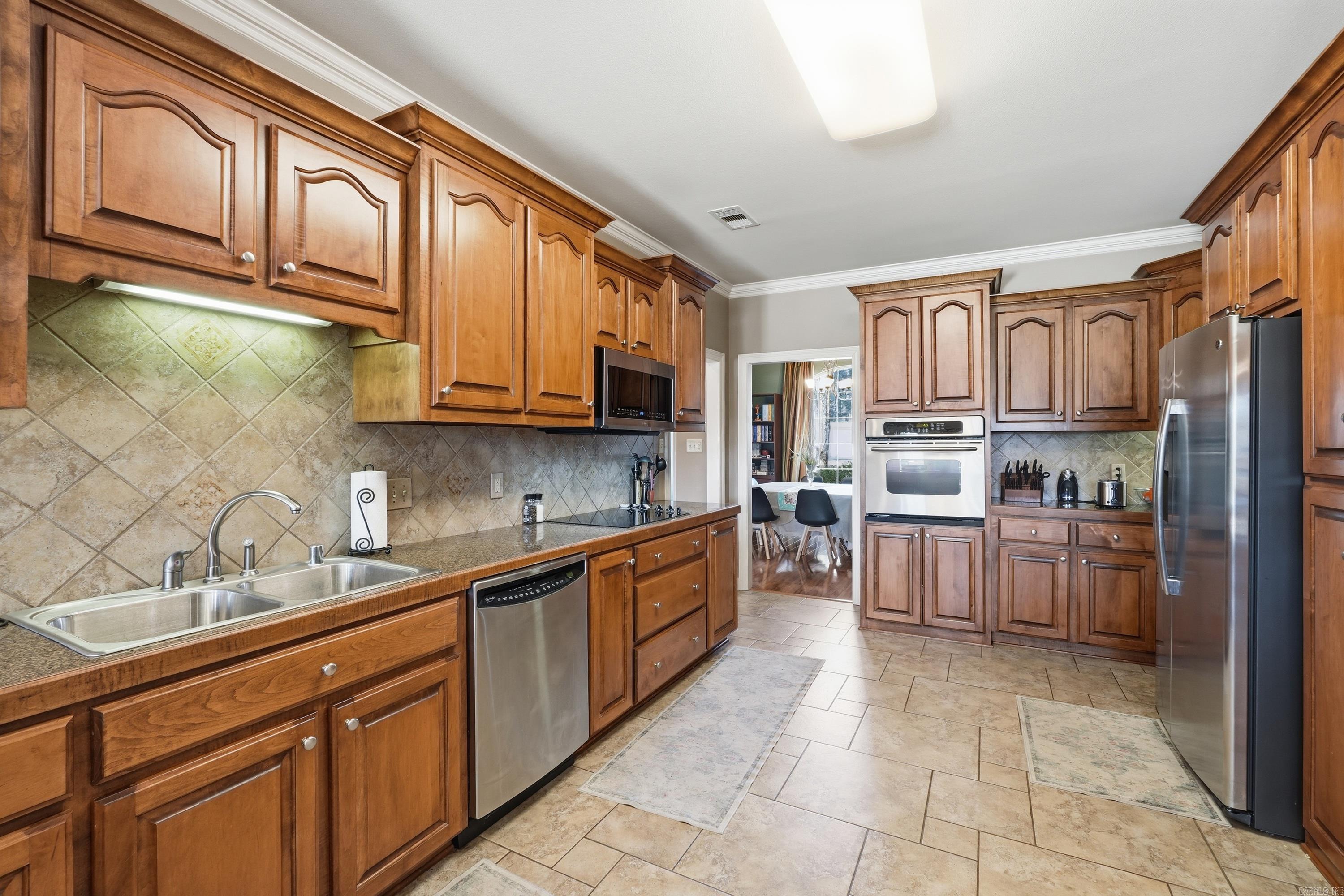 CRESTHAVEN - Residential