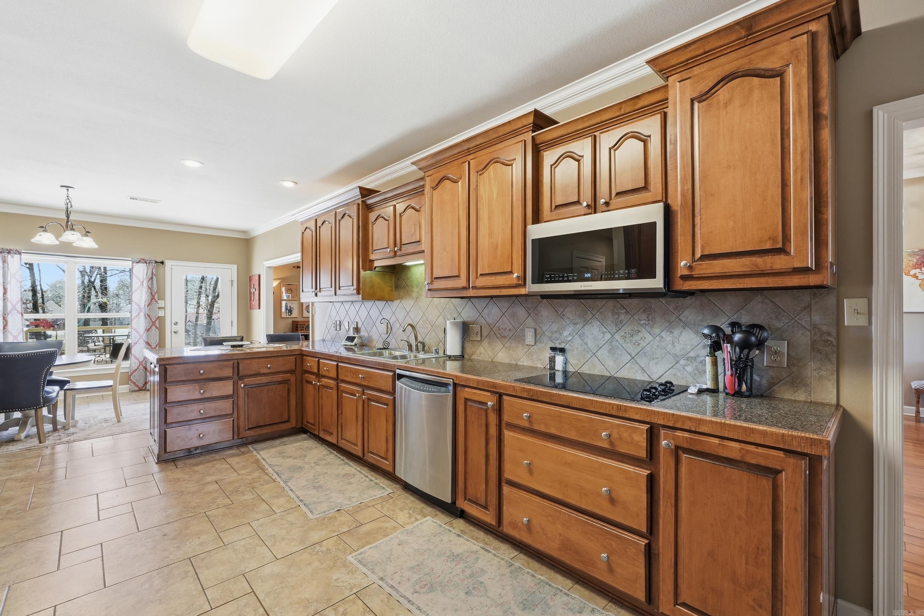 CRESTHAVEN - Residential