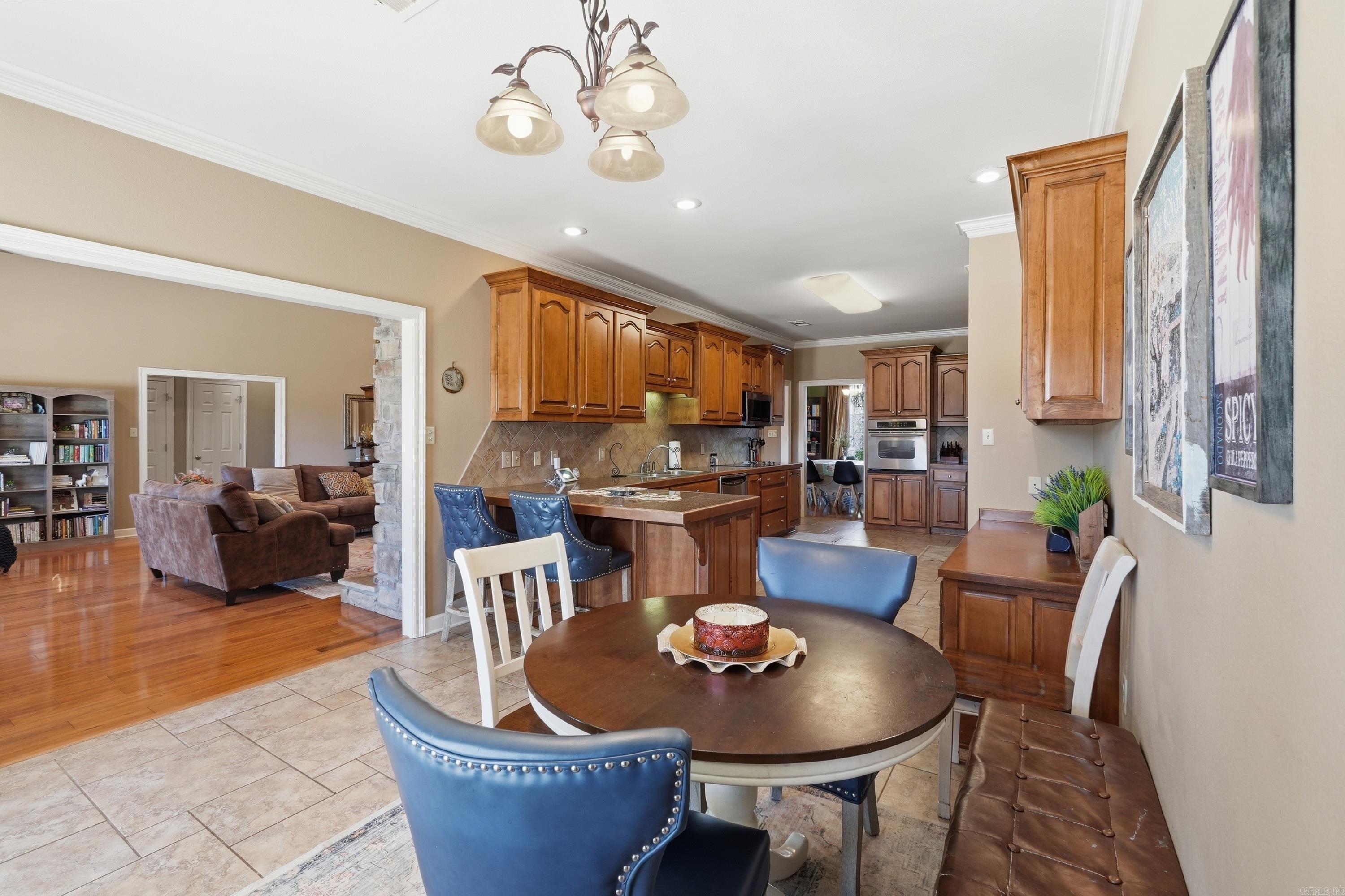 CRESTHAVEN - Residential