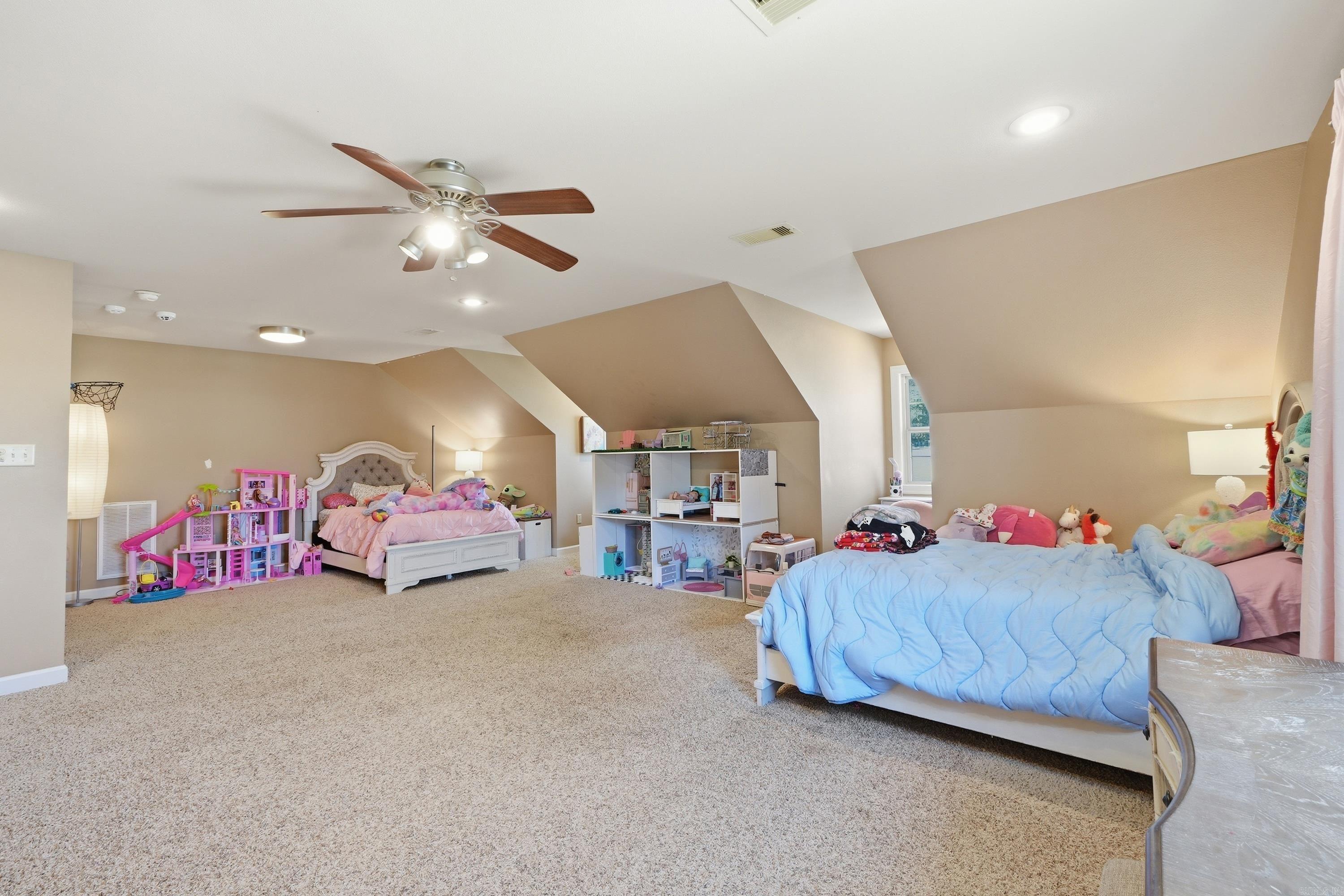 CRESTHAVEN - Residential