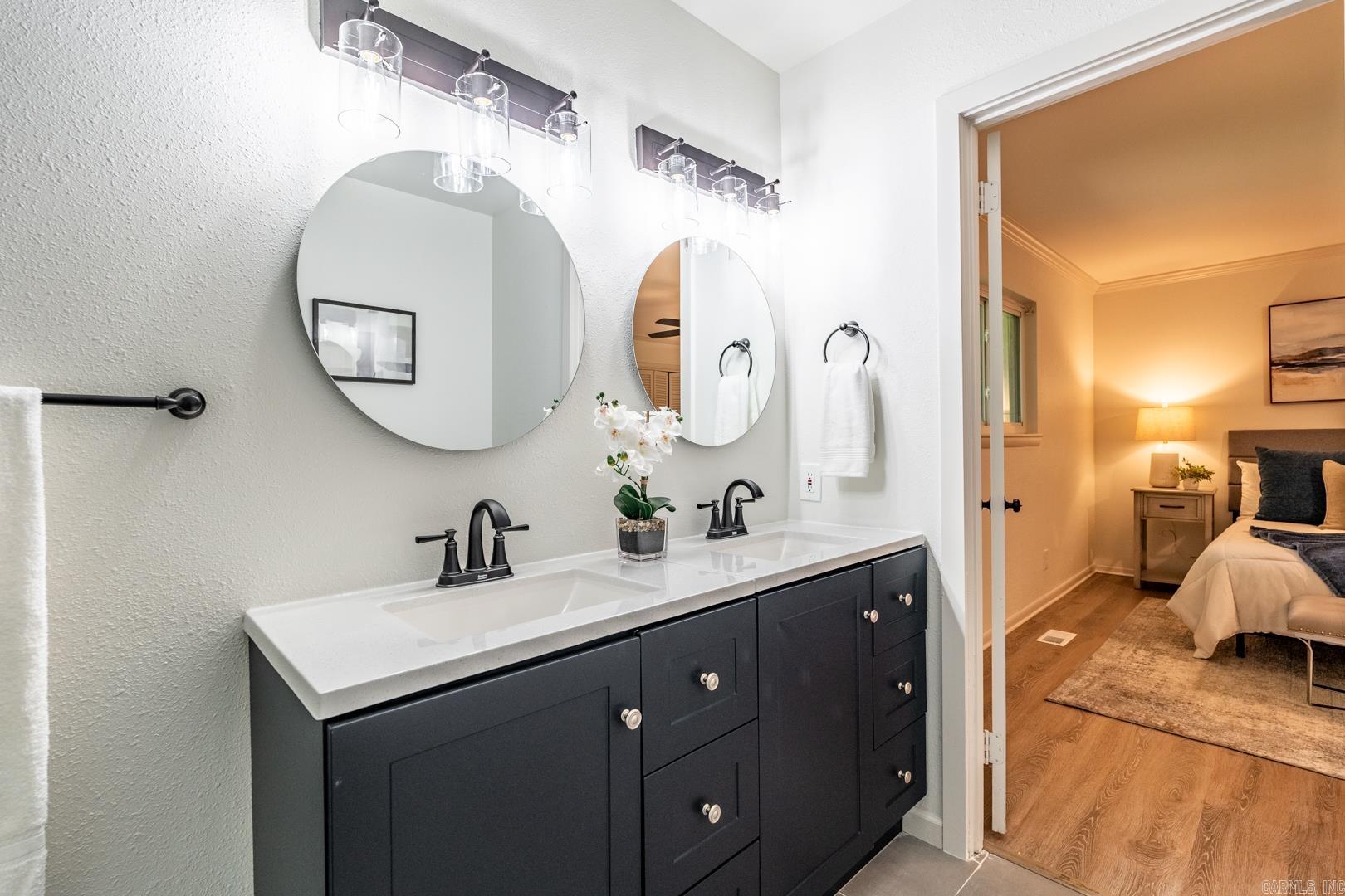 LEAWOOD HEIGHTS - Residential