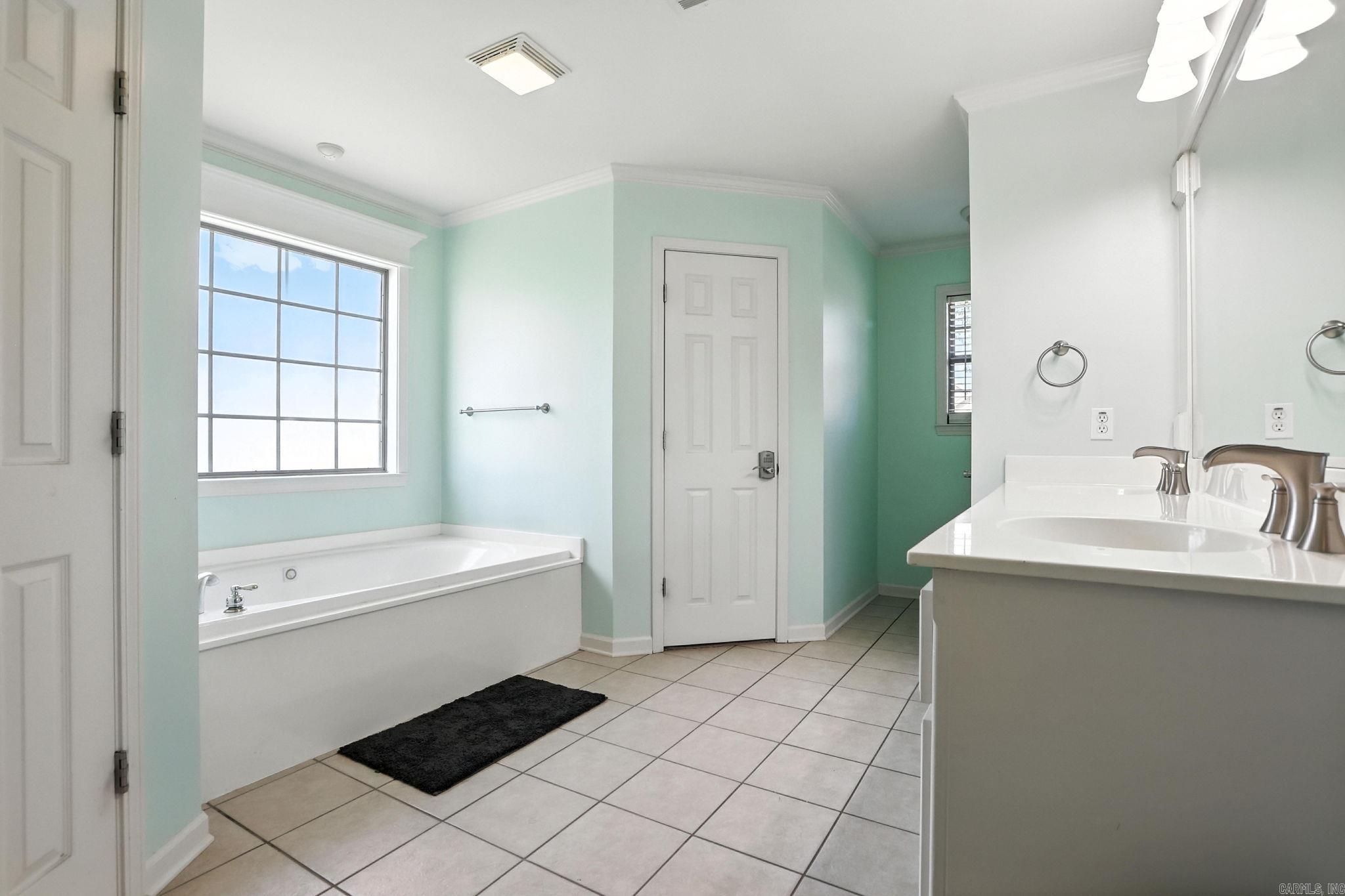 COUNTRY CLUB OF ARK THE - Residential