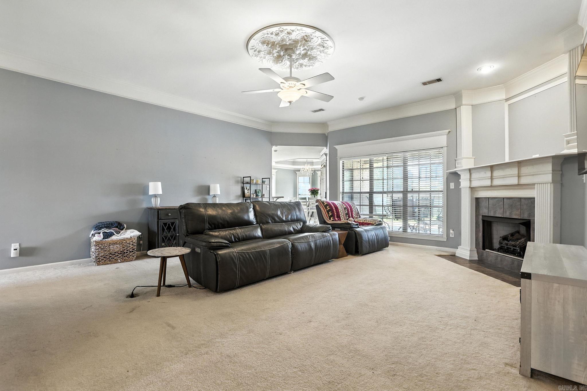 COUNTRY CLUB OF ARK THE - Residential