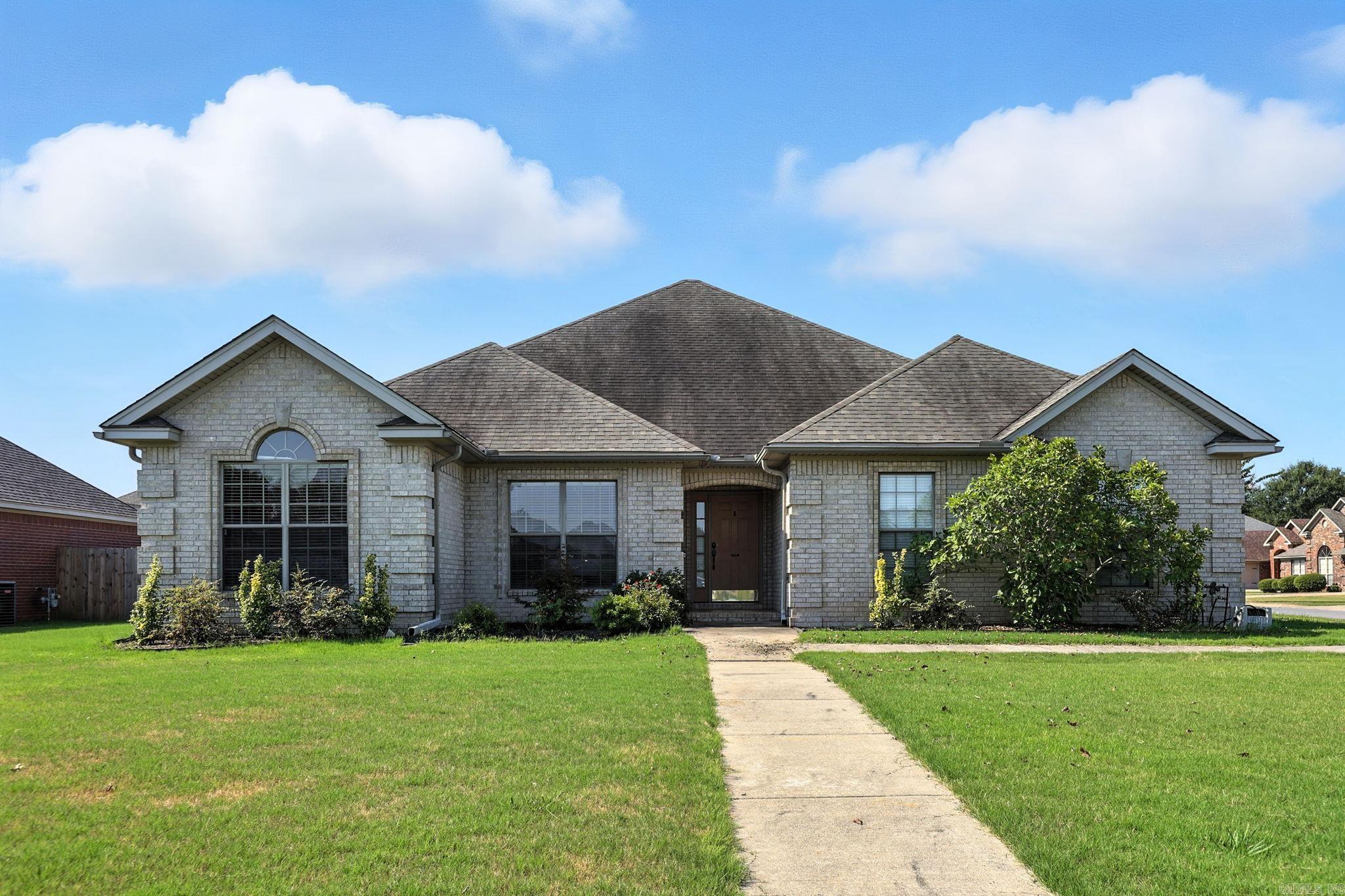 COUNTRY CLUB OF ARK THE - Residential